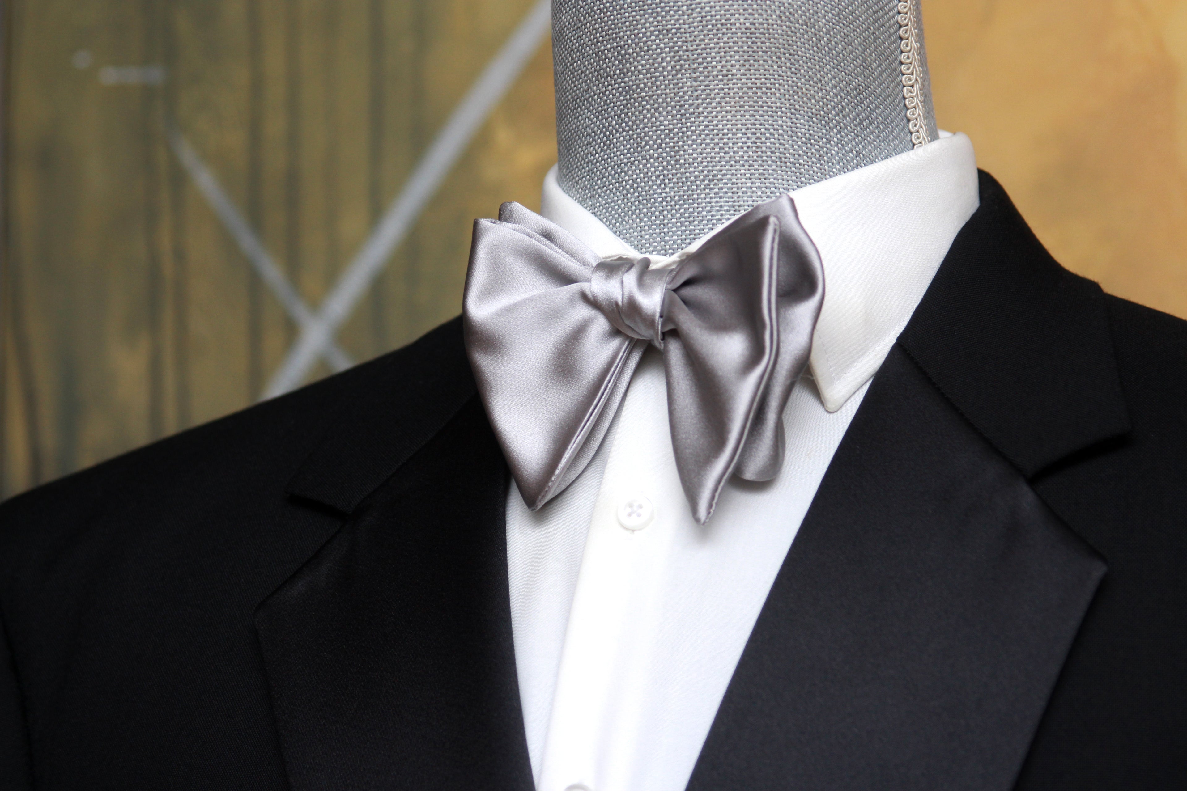 Big Butterfly Silver Silk Bow Tie