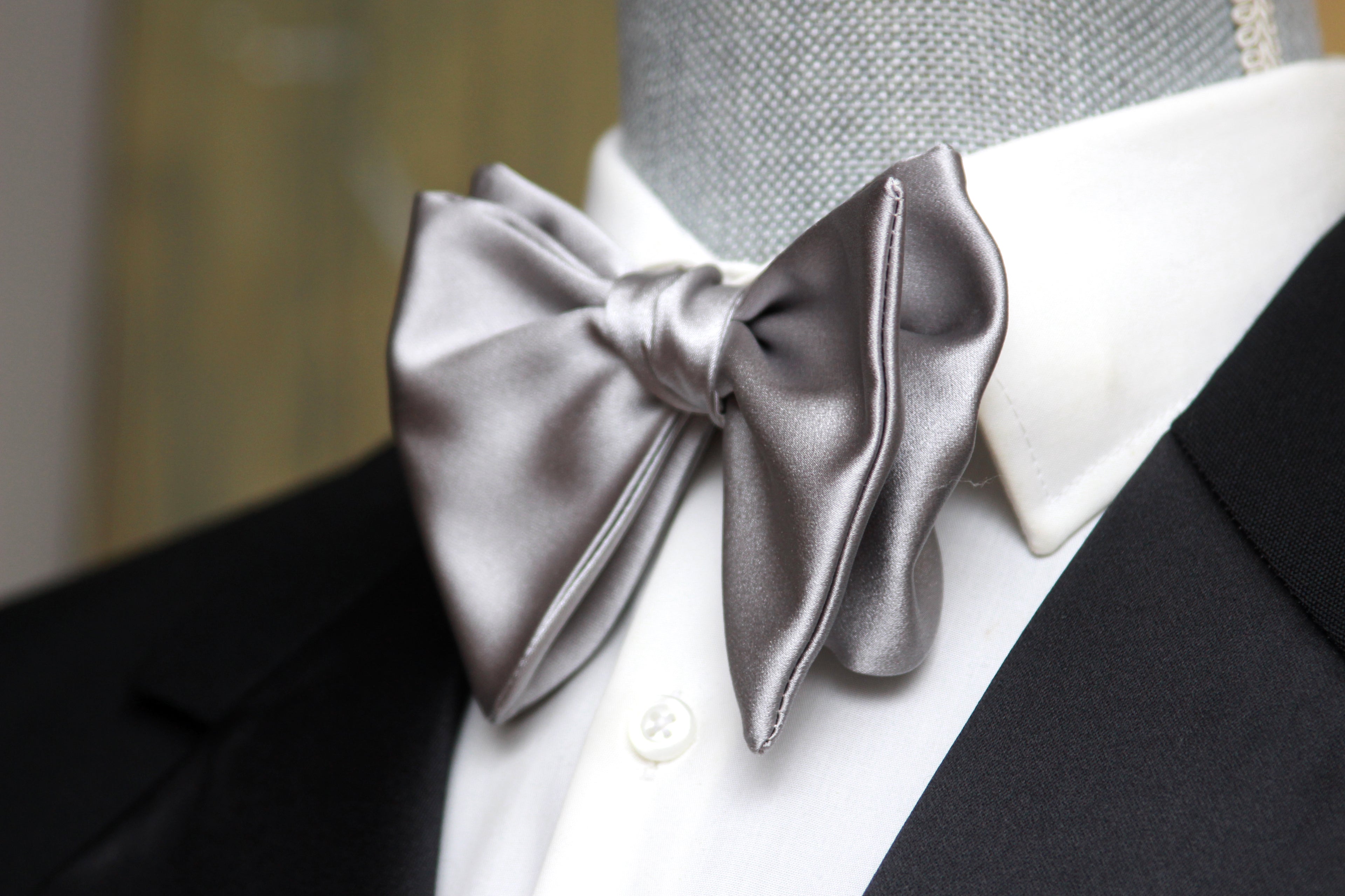 Big Butterfly Silver Silk Bow Tie