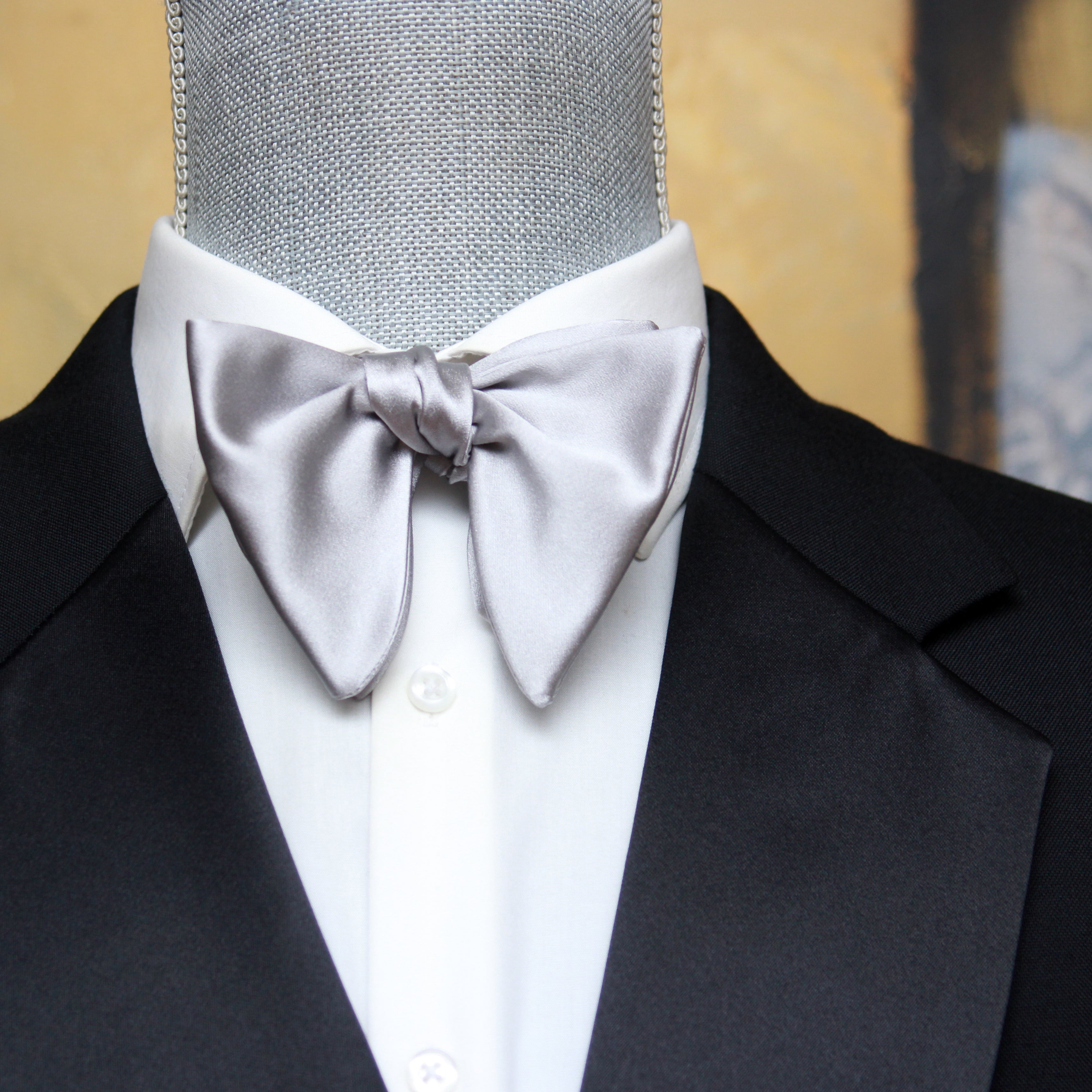 Big Butterfly Silver Silk Bow Tie