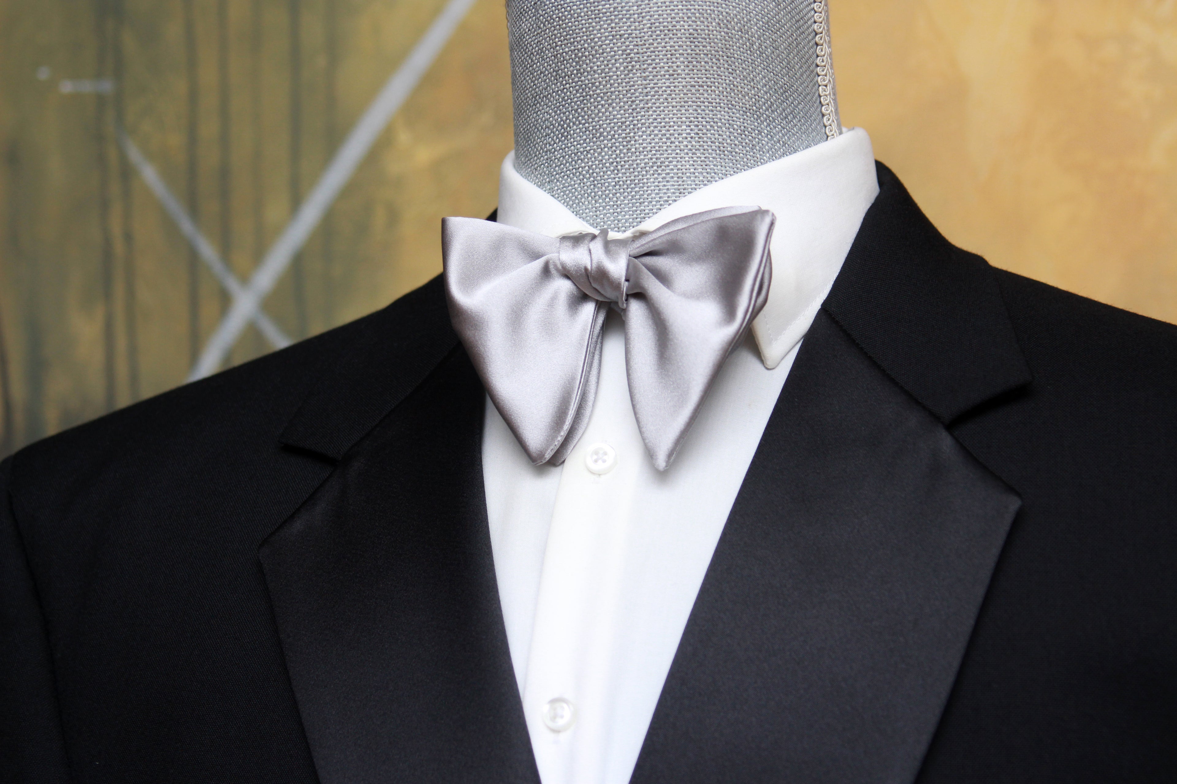 Big Butterfly Silver Silk Bow Tie
