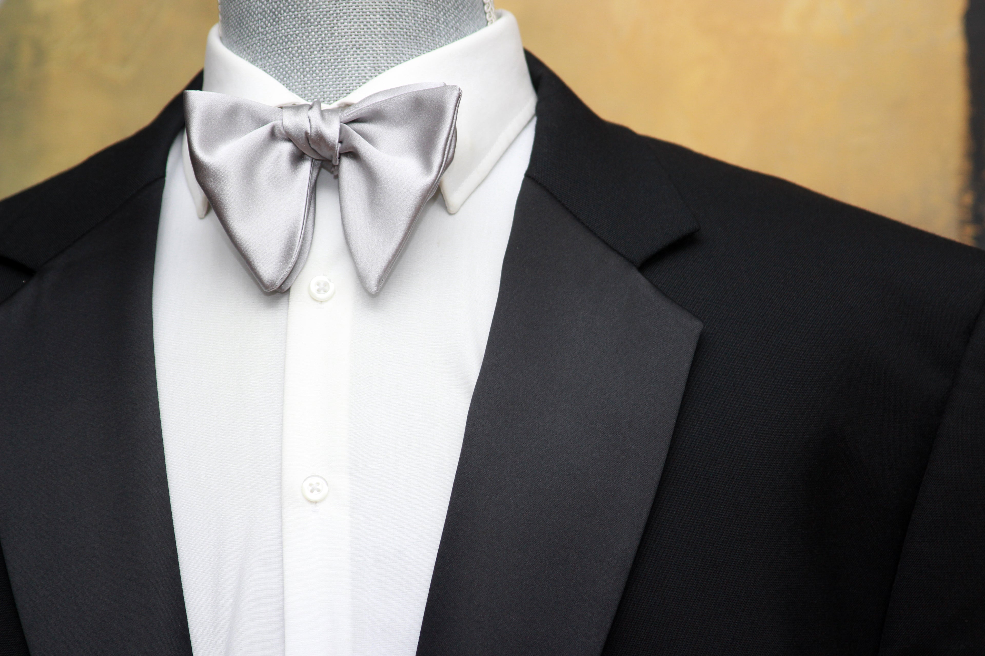 Big Butterfly Silver Silk Bow Tie