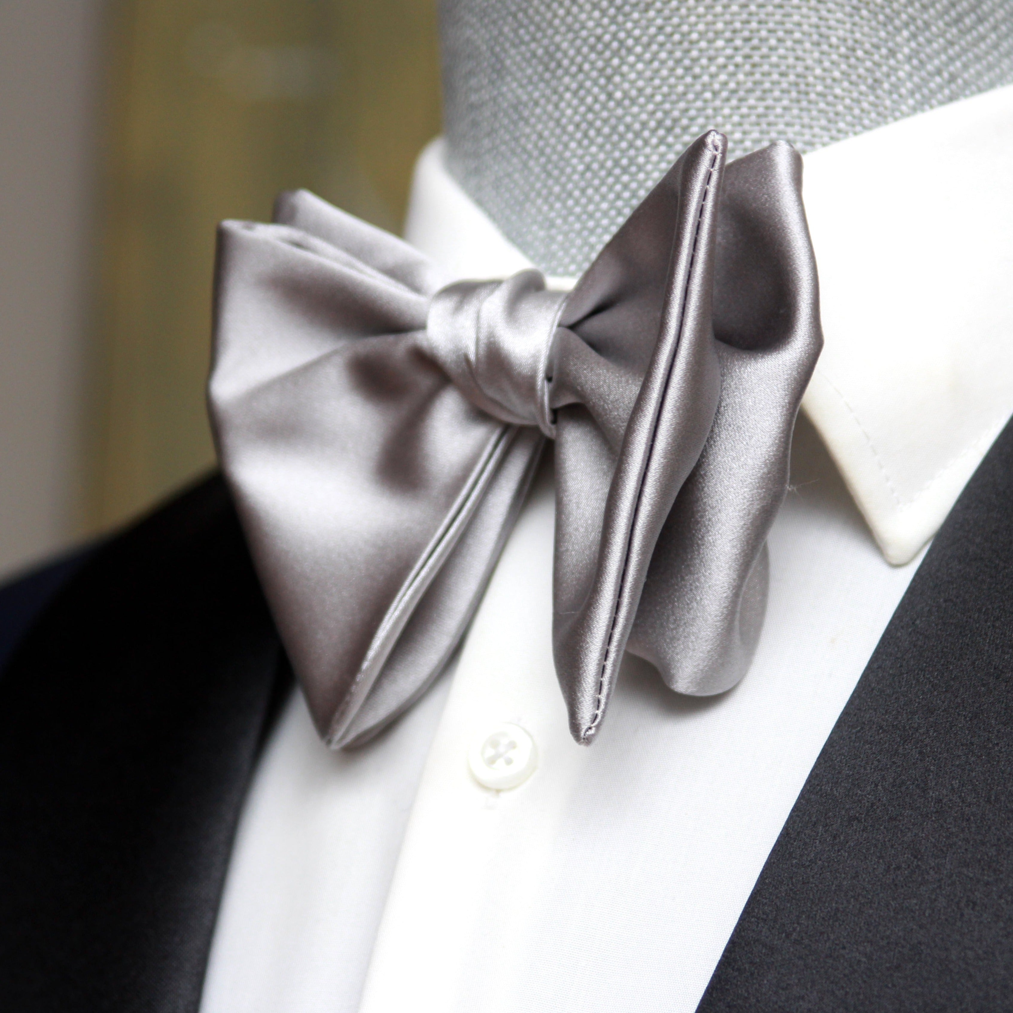 Big Butterfly Silver Silk Bow Tie