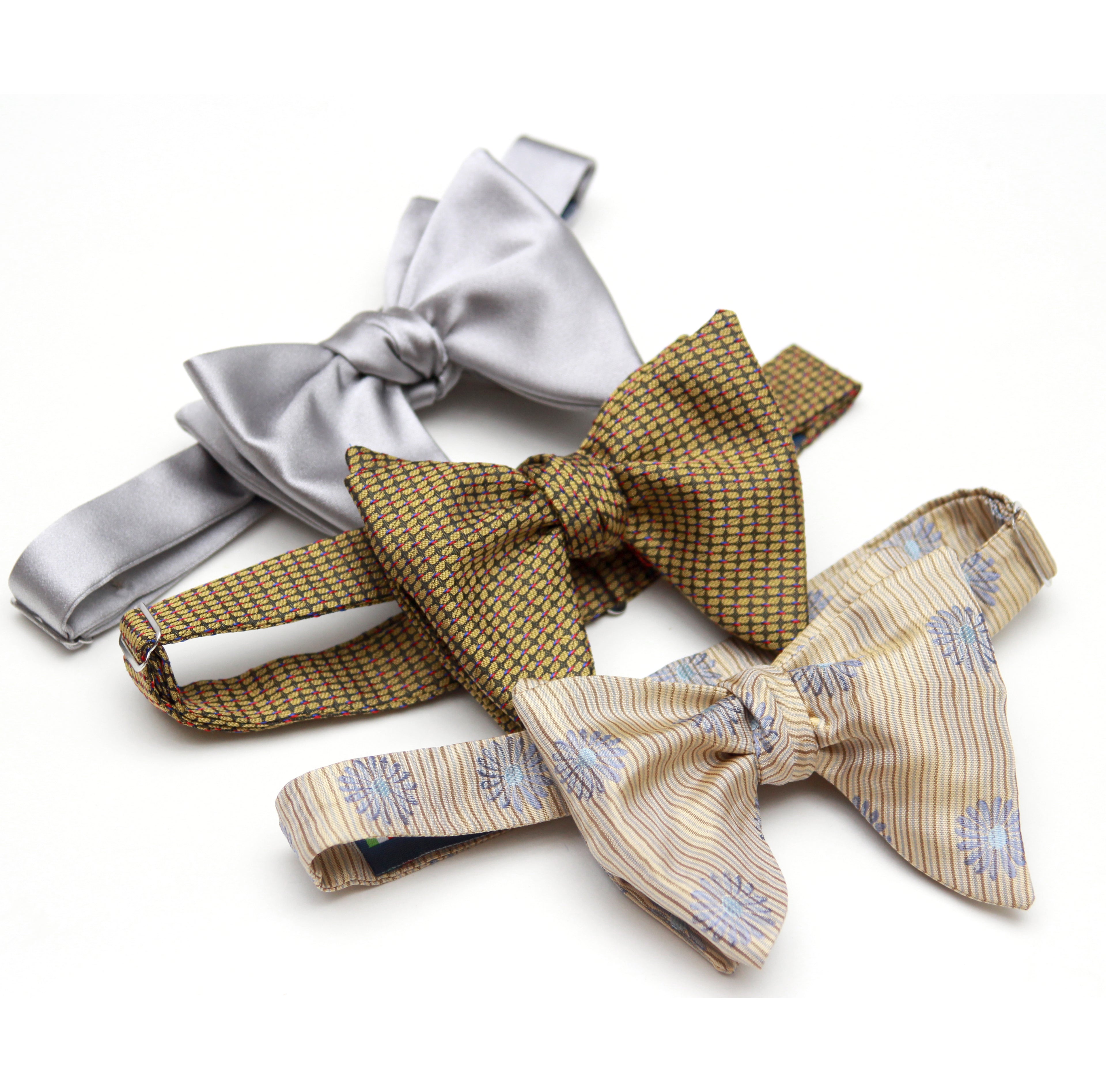 Big Butterfly Silver Silk Bow Tie