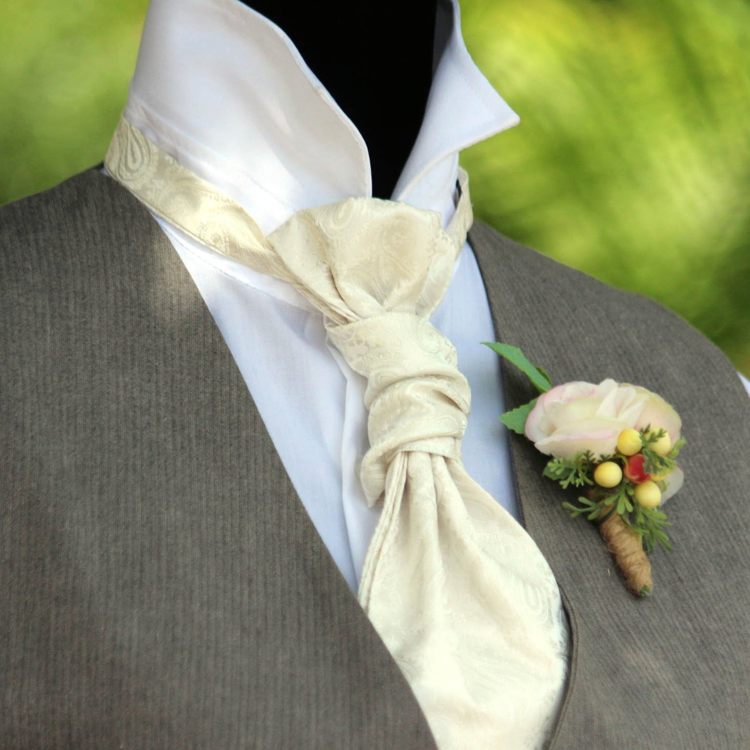 White Paisley Pre-tied Ascot