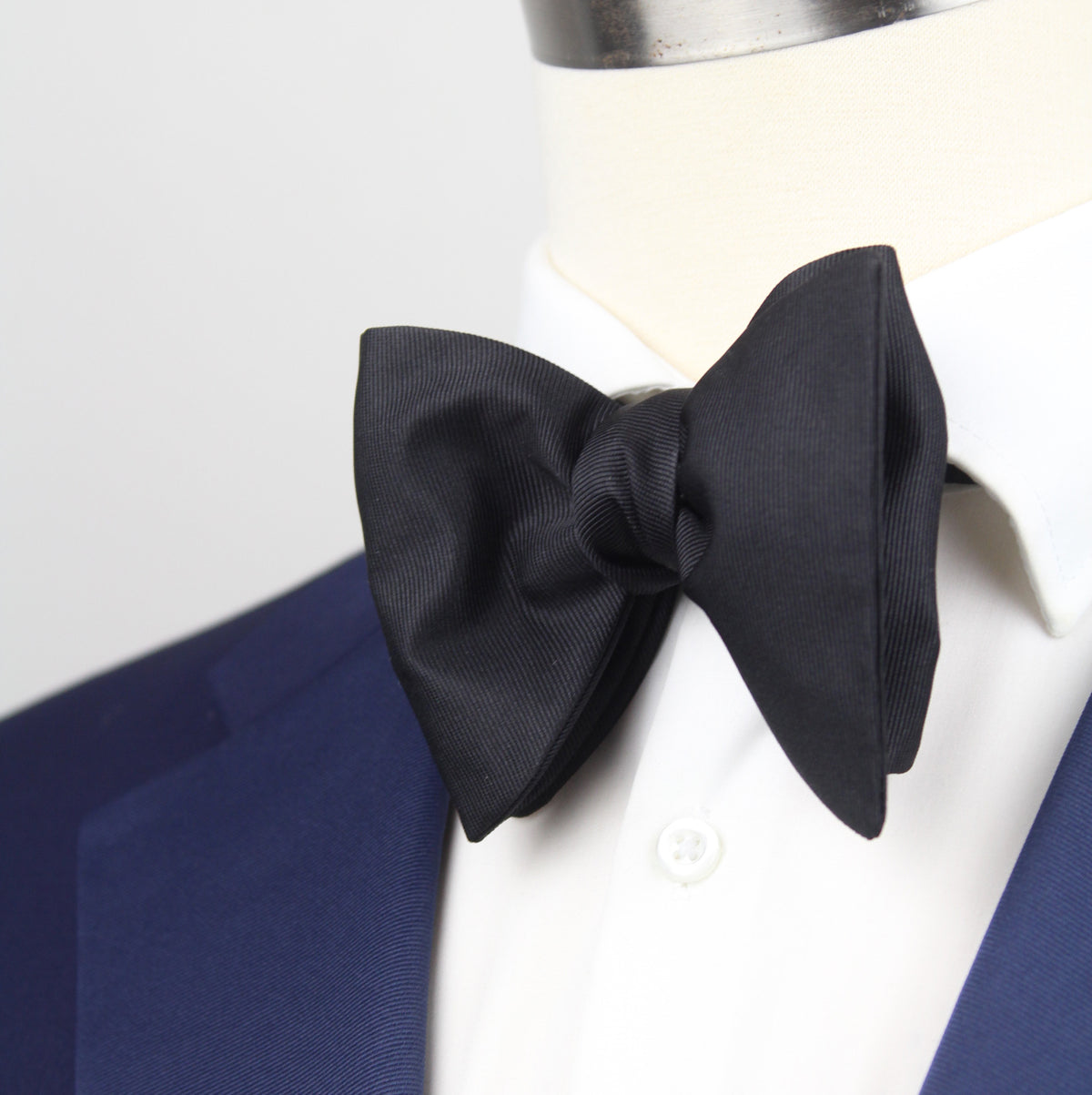 Black Large Grosgrain Silk Tuxedo Bow Tie | Self-Tie Formal Bowtie