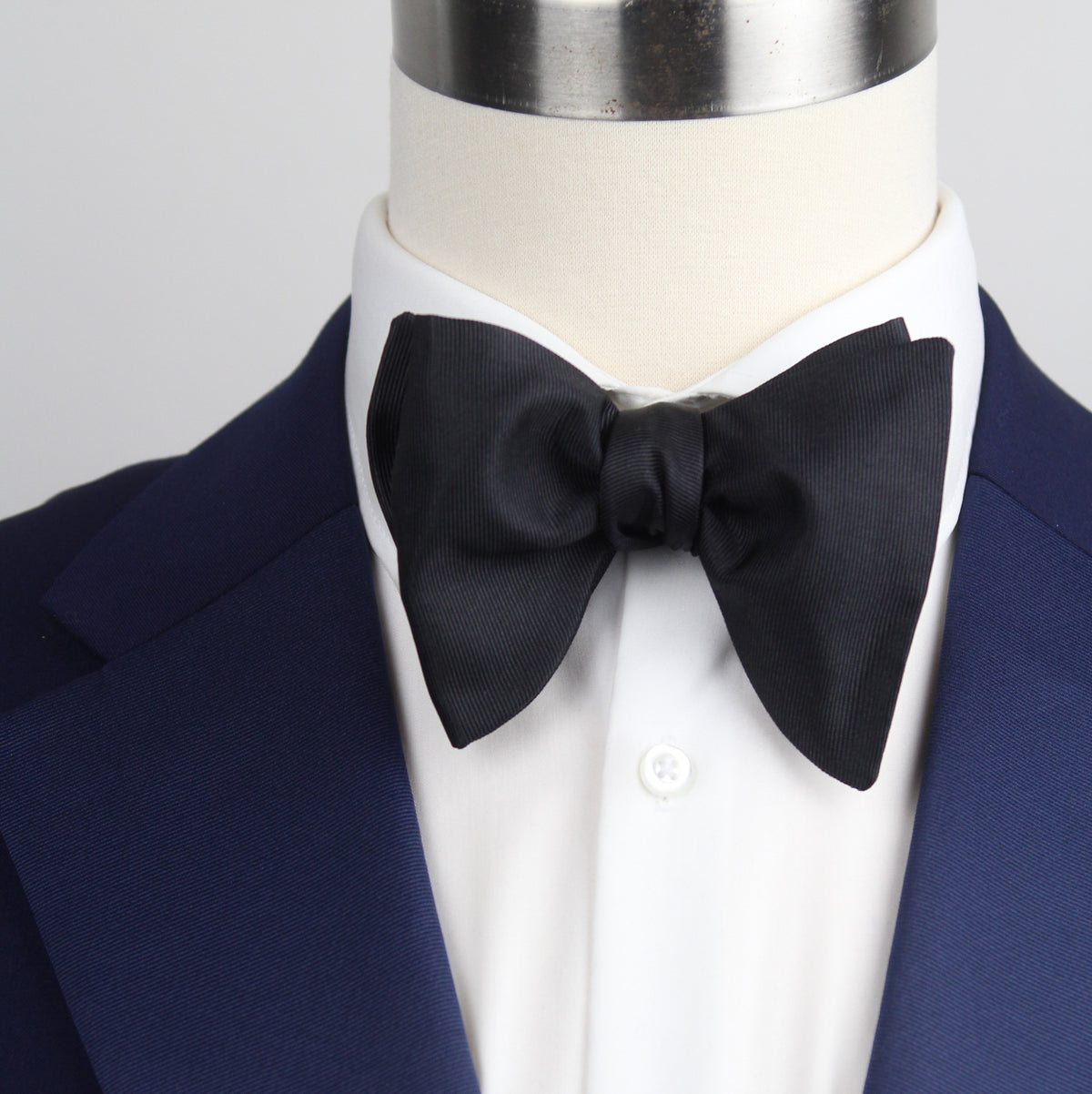 Black Large Grosgrain Silk Tuxedo Bow Tie | Self-Tie Formal Bowtie