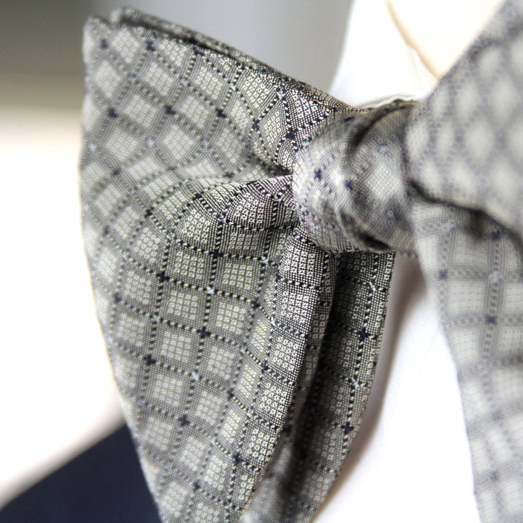 Grey Big Butterfly Silk Bow Tie