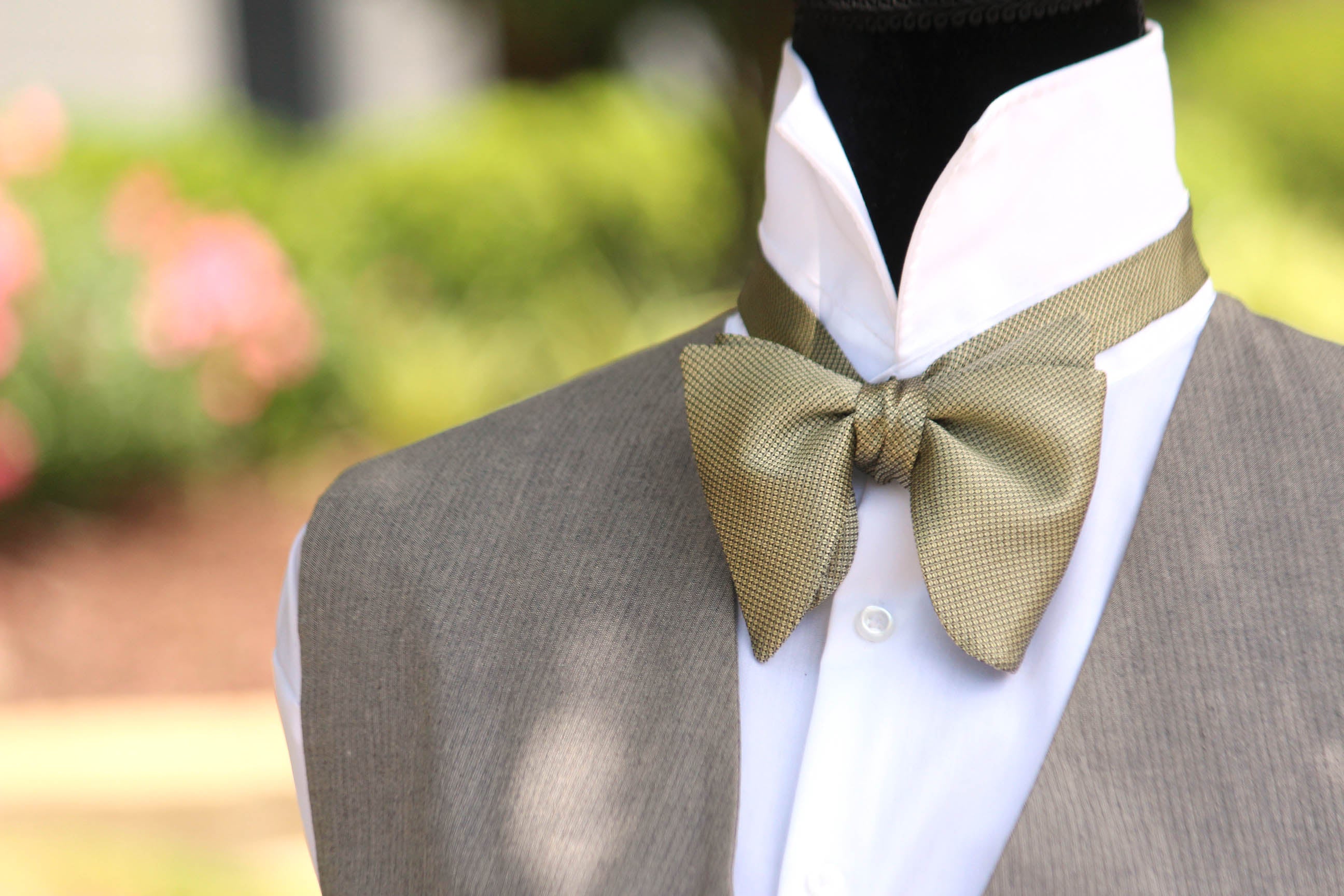 Big Butterfly Gold Bronze Ornament Silk Bow Tie