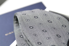Load image into Gallery viewer, Big Butterfly Grey Ornament Silk Bow Tie

