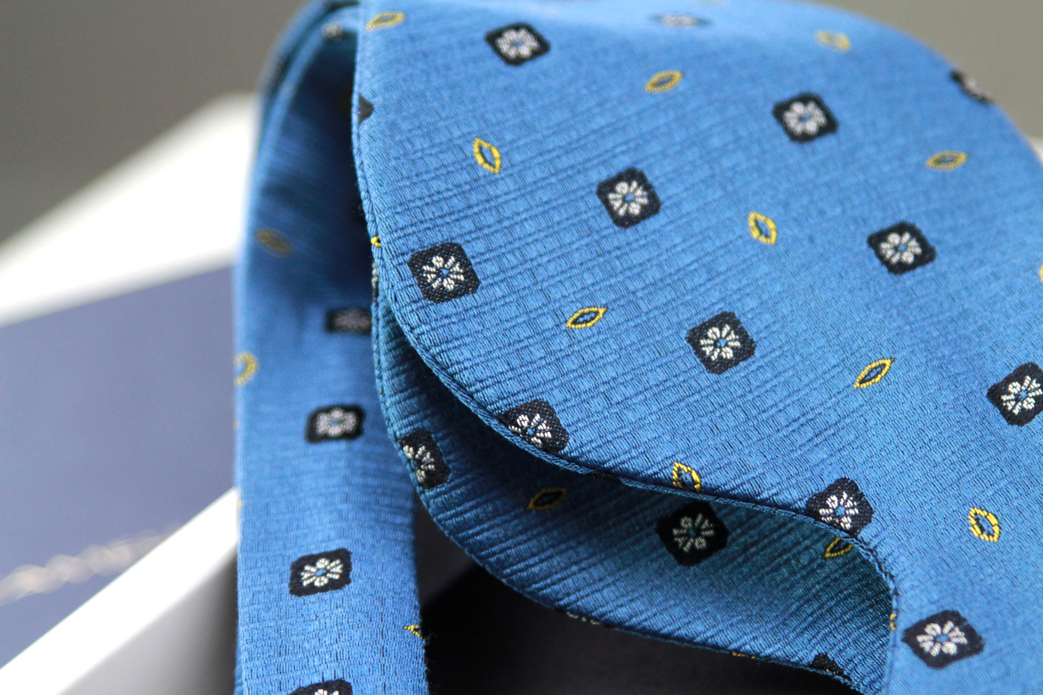 Big Butterfly Blue Ornament Silk Bow Tie