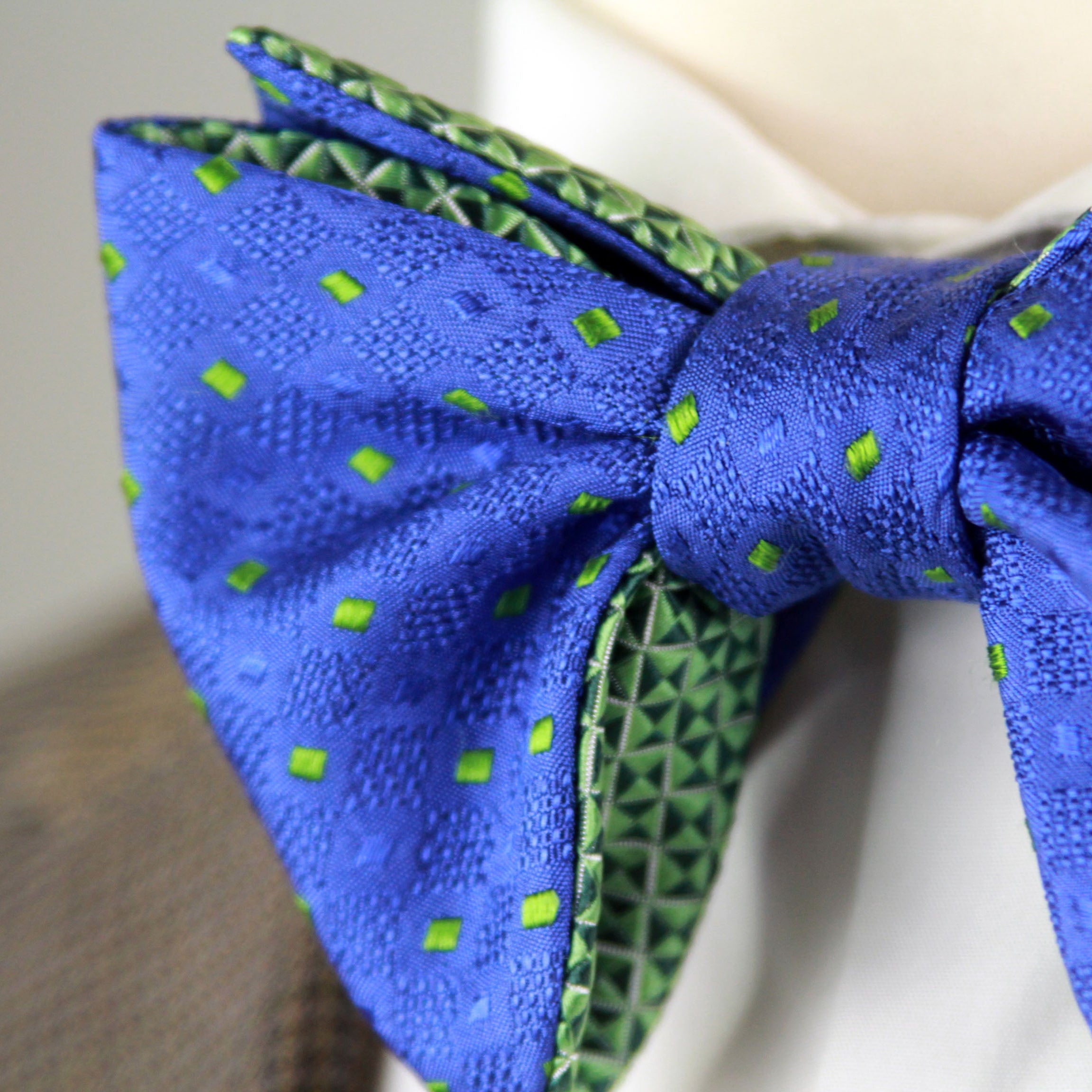 Big Butterfly Green Blue Silk Bow Tie