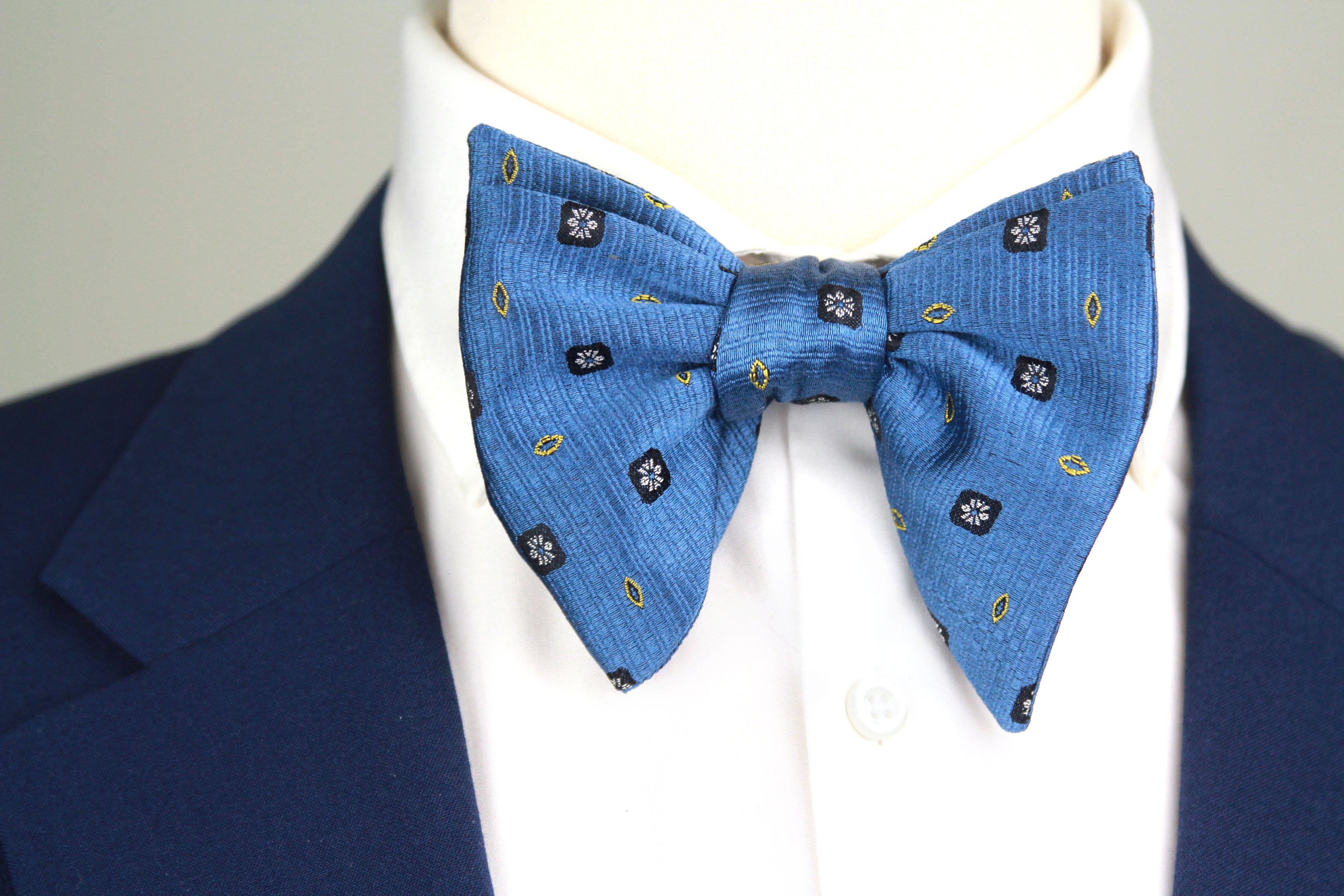Big Butterfly Blue Ornament Silk Bow Tie