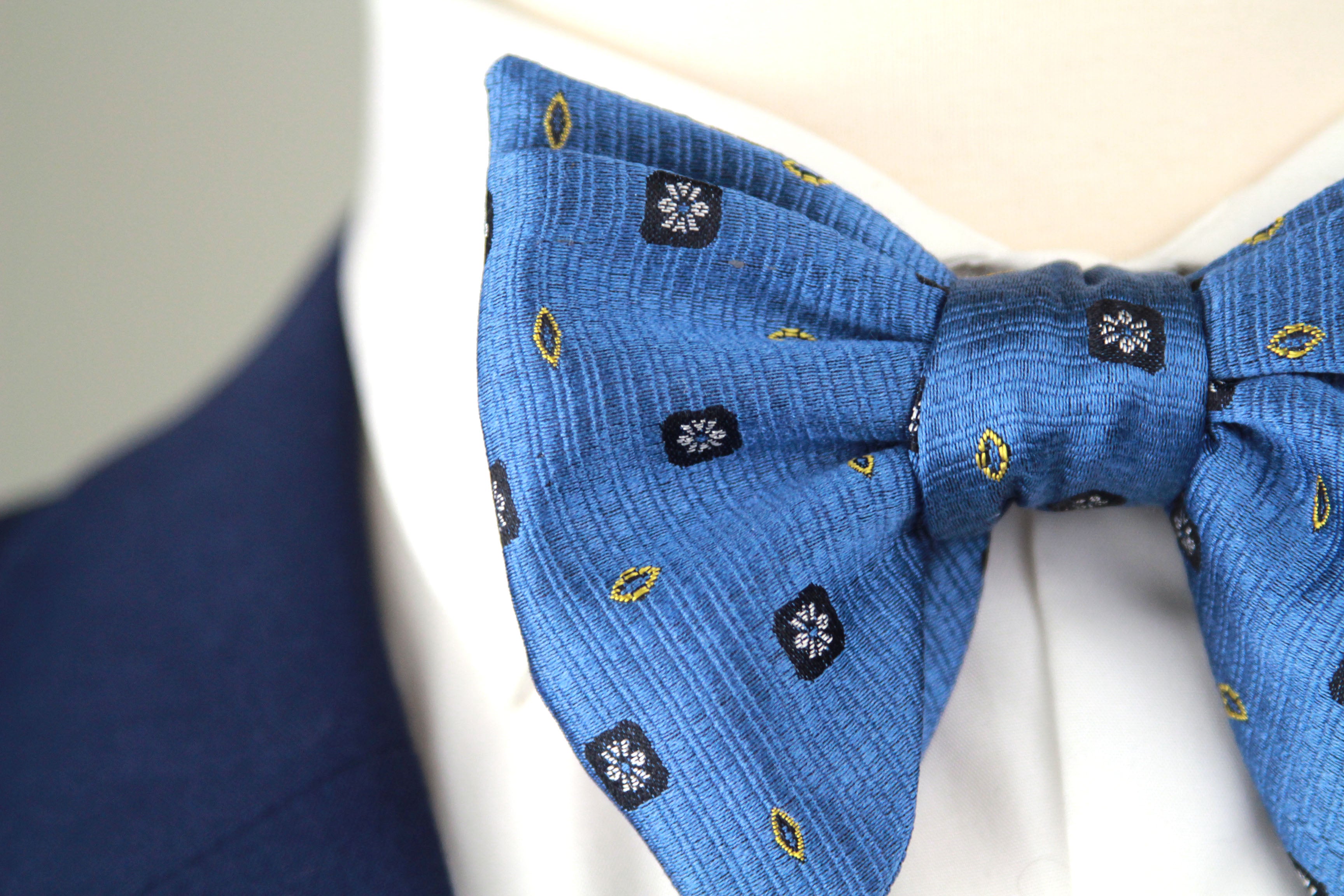 Big Butterfly Blue Ornament Silk Bow Tie