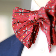 Load image into Gallery viewer, Large Self-tied Red Bow Tie
