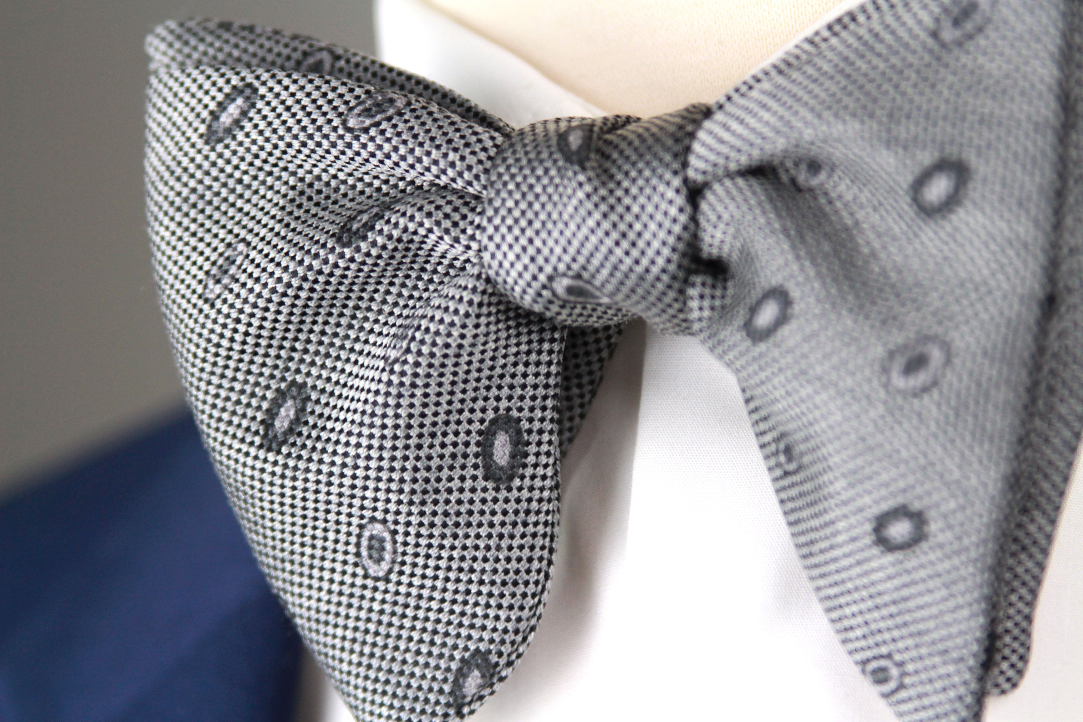 Big Butterfly Grey Ornament Silk Bow Tie