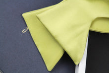 Load image into Gallery viewer, Big Butterfly Silk Bow Tie
