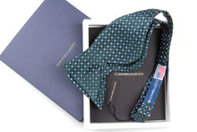 Load image into Gallery viewer, Forest Green Big Butterfly Silk Bow Tie
