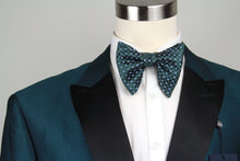 Load image into Gallery viewer, Forest Green Big Butterfly Silk Bow Tie
