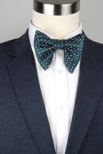 Load image into Gallery viewer, Forest Green Big Butterfly Silk Bow Tie
