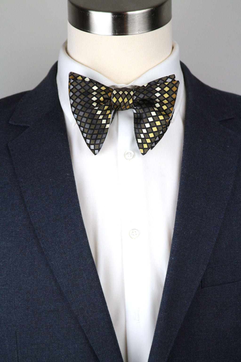 Large men's Bow tie