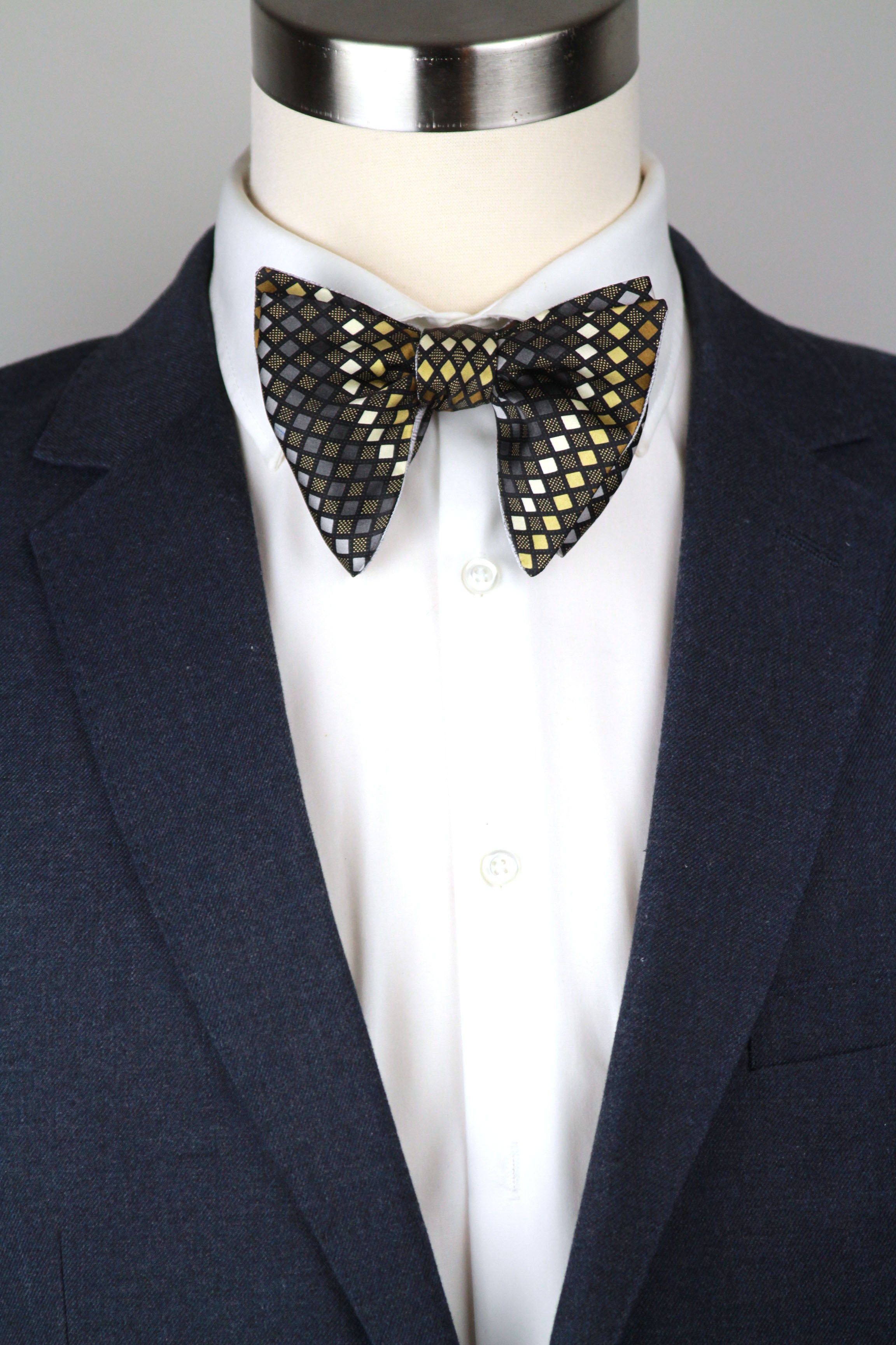 Large men's Bow tie