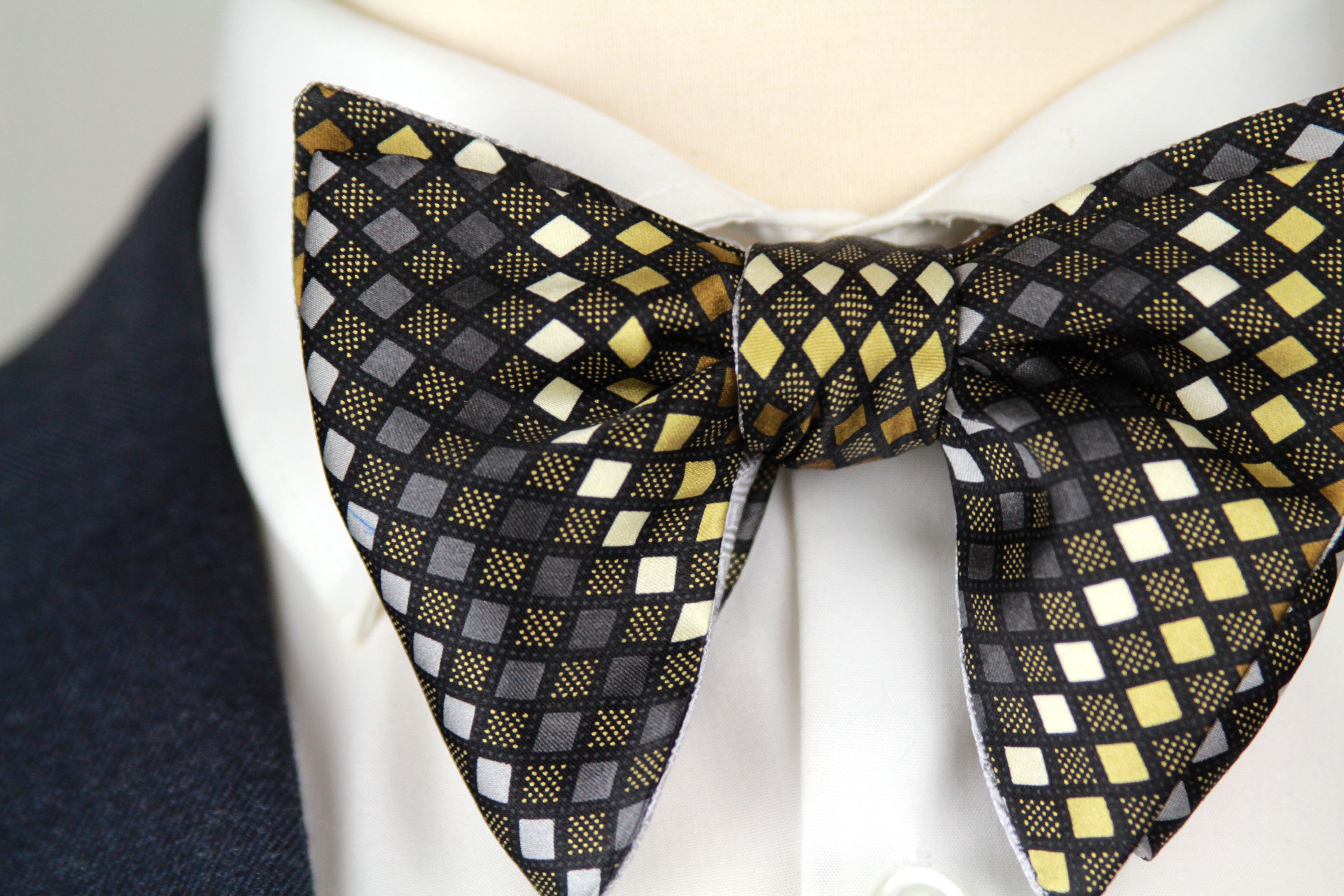 Large men's Bow tie