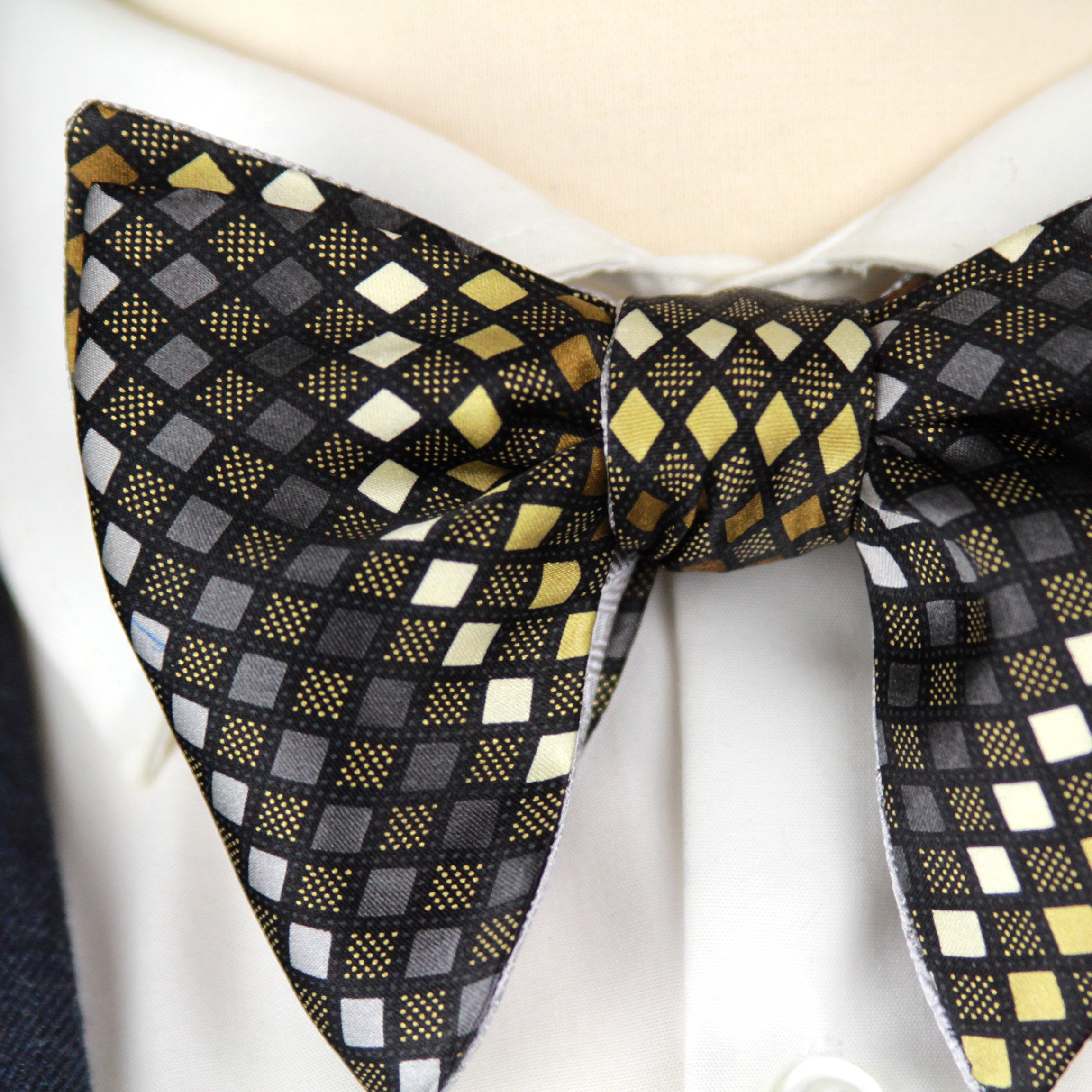 Large men's Bow tie