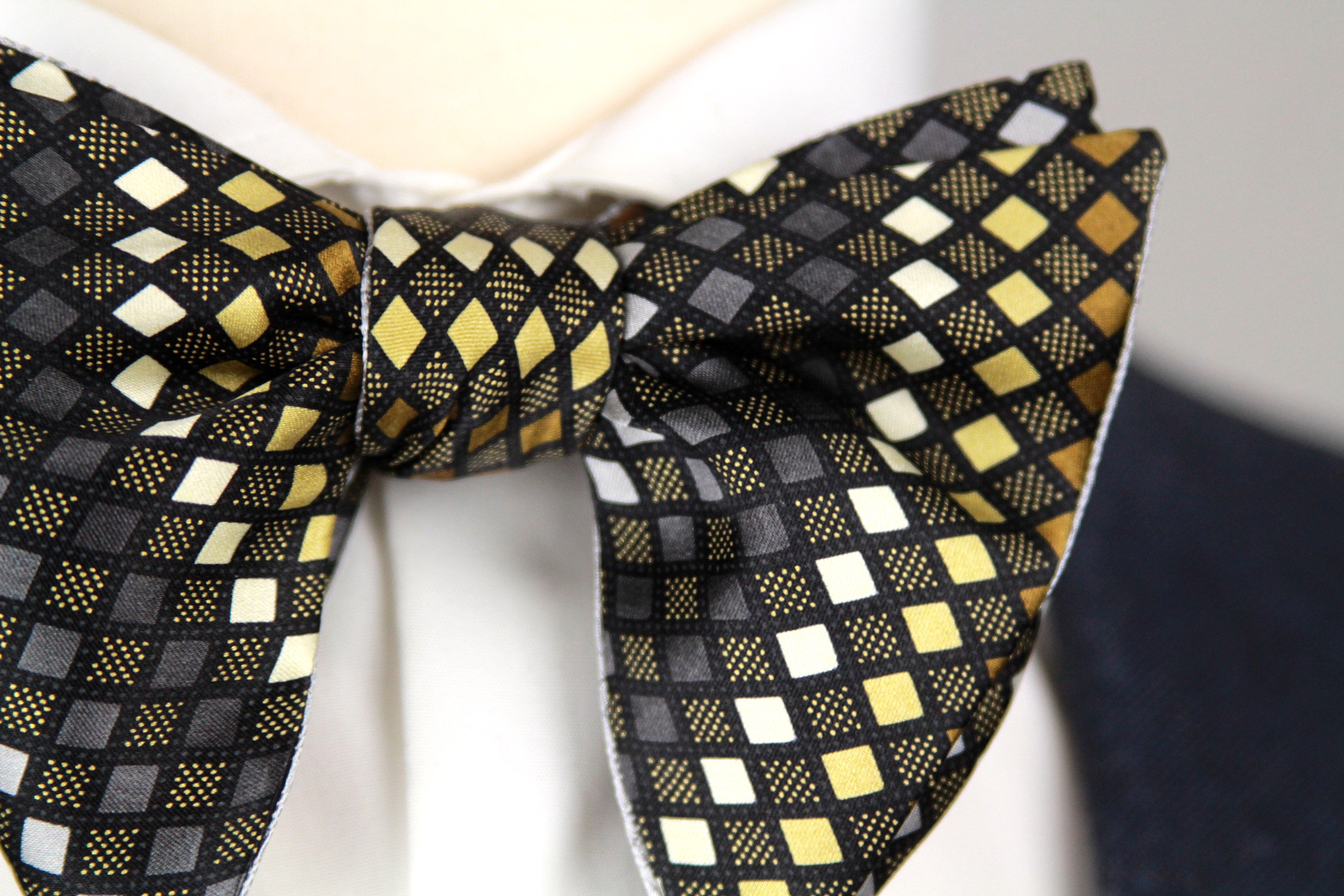 Large men's Bow tie