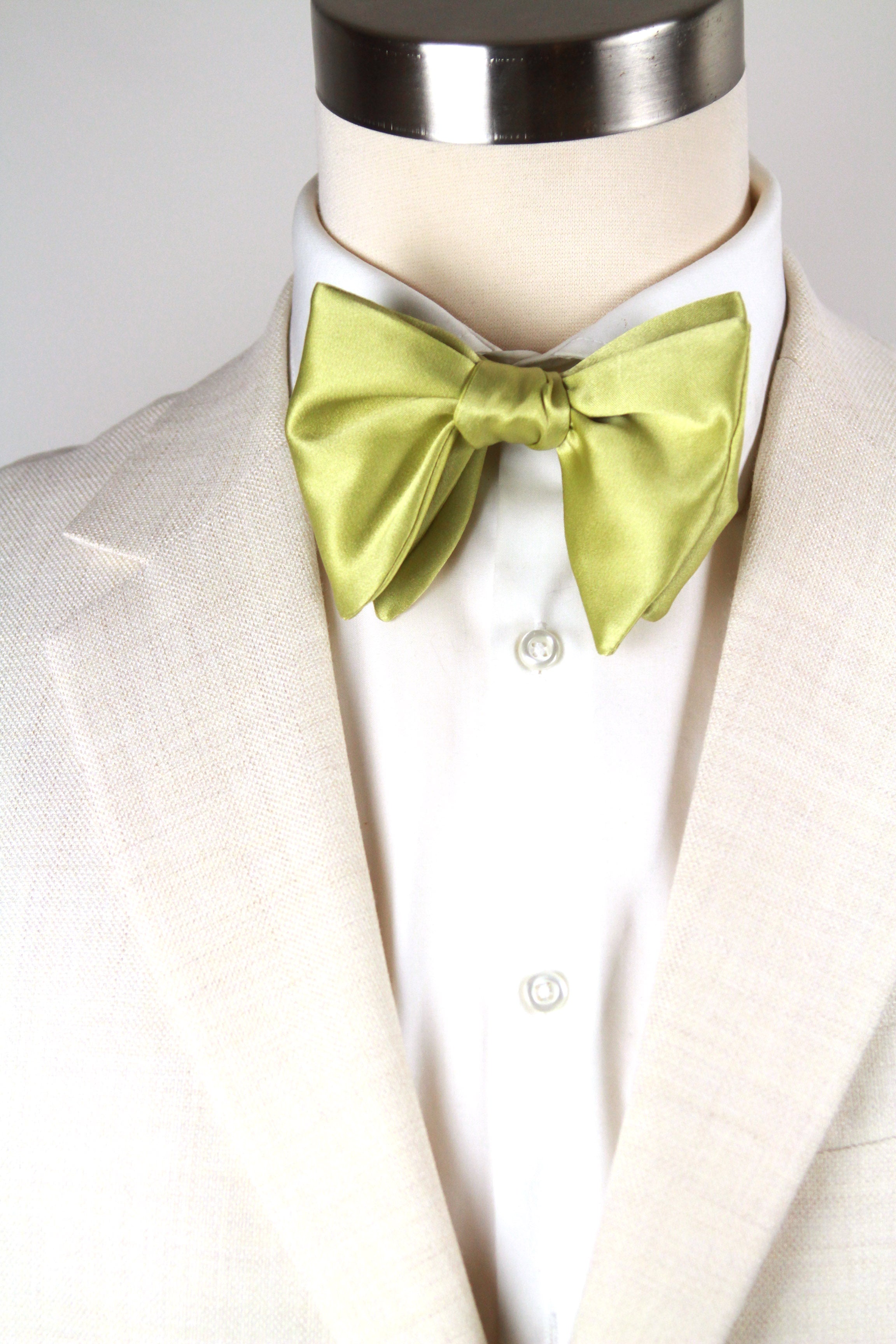 Big Butterfly Silk Bow Tie