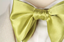 Load image into Gallery viewer, Big Butterfly Silk Bow Tie

