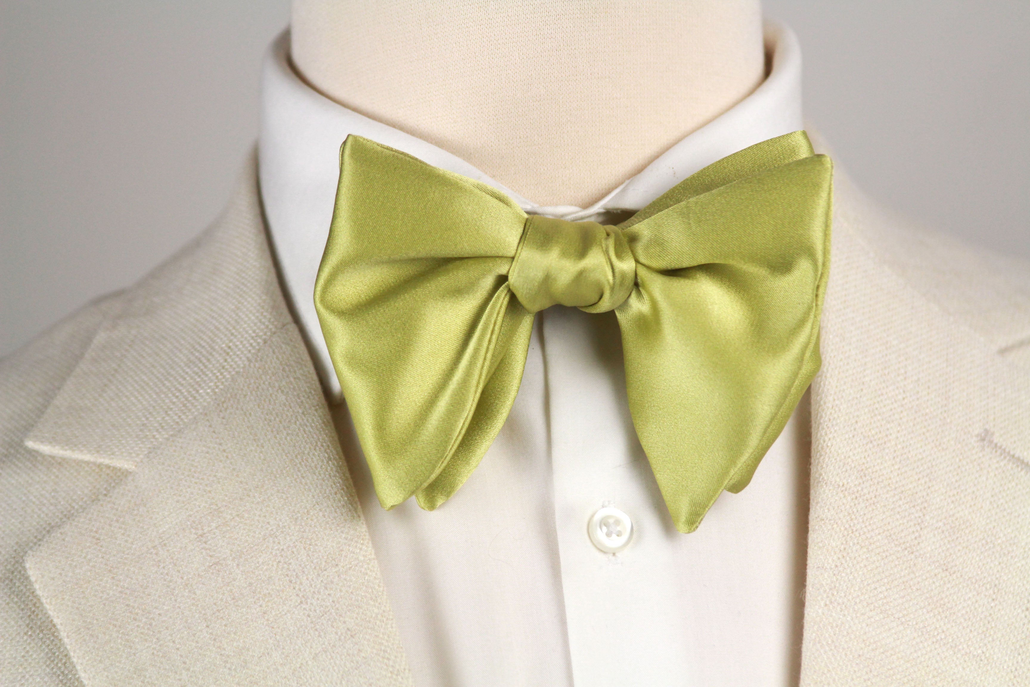 Big Butterfly Silk Bow Tie