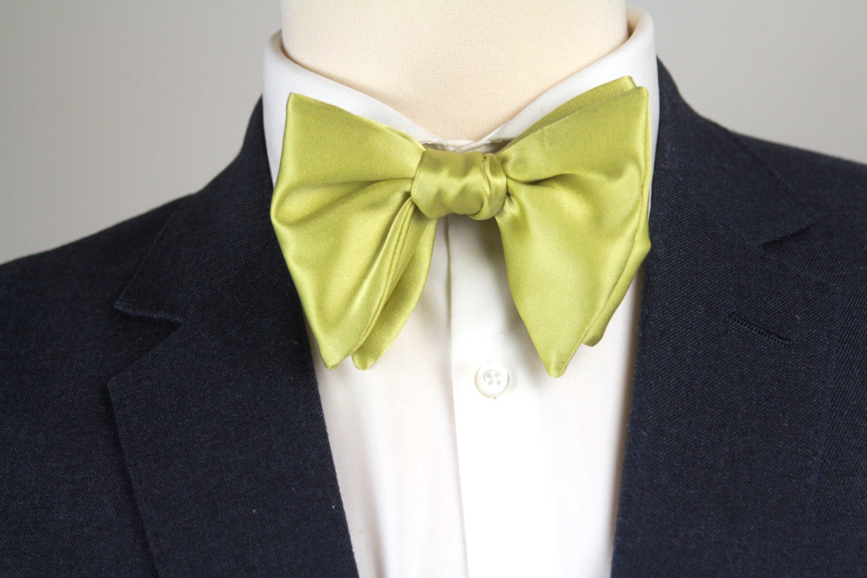 Big Butterfly Silk Bow Tie