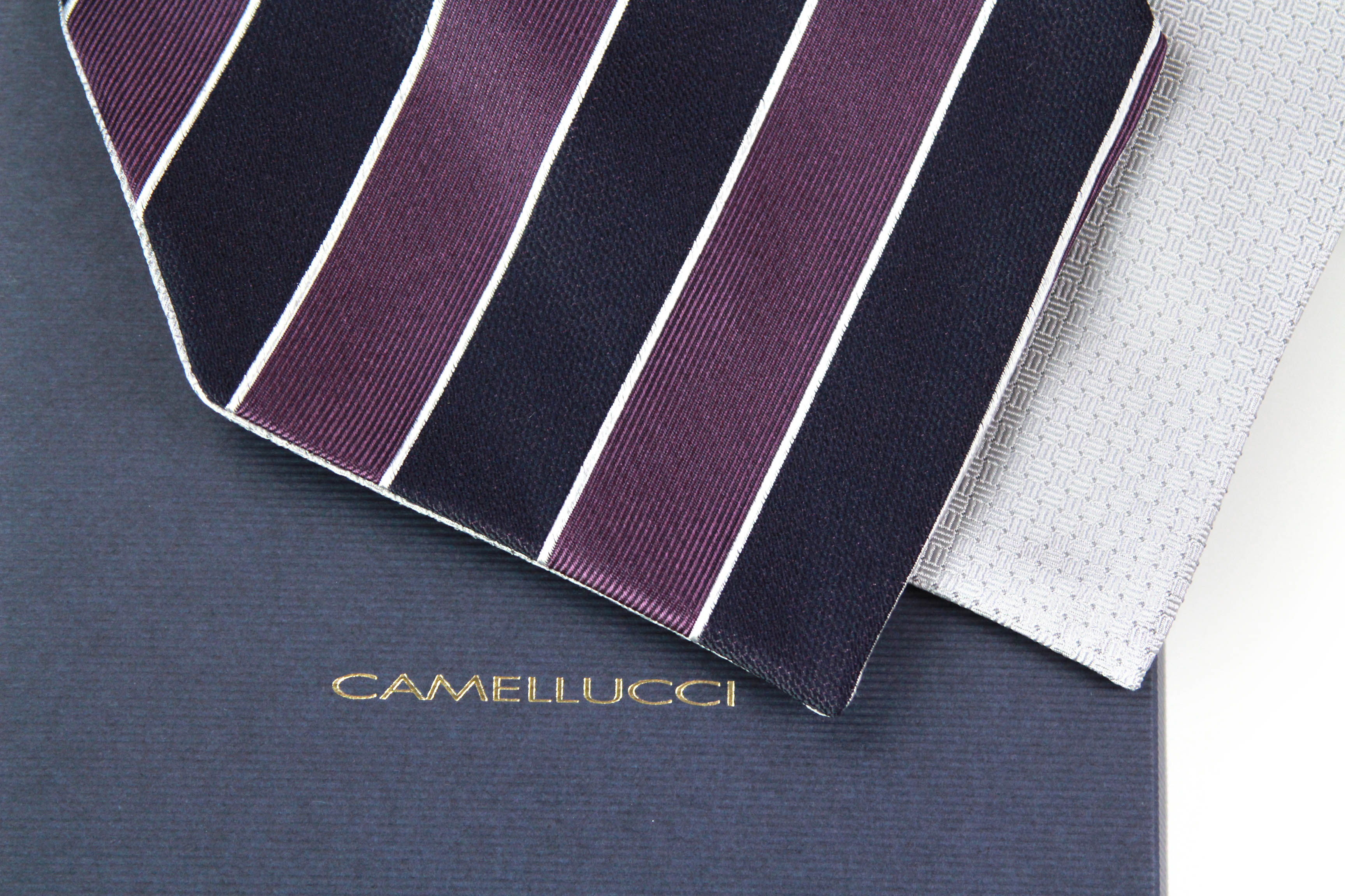 Silk Men's Ascot Grey silver purple lilac striped SKU: A216