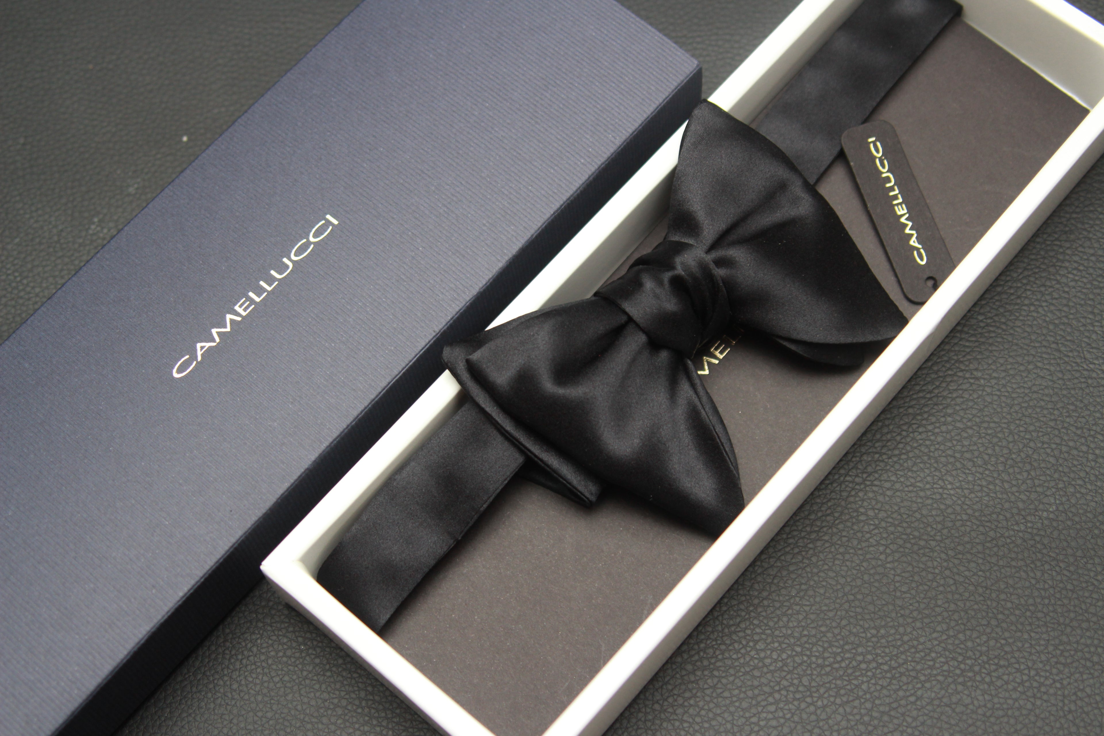 Self-tied Black Silk Bow Tie In gift box