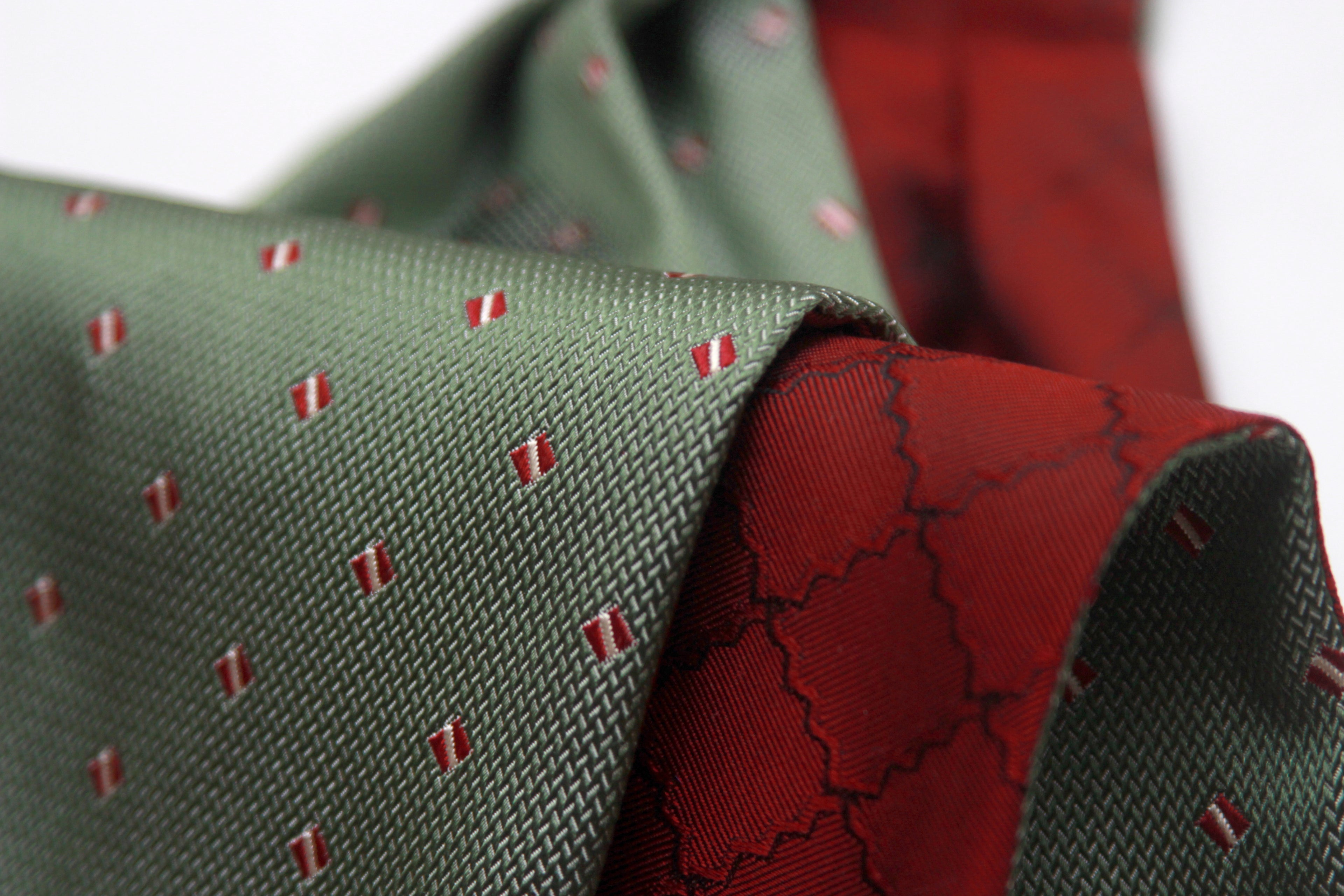 Green and Red Reversible Silk Ascot Cravat
