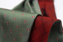 Load image into Gallery viewer, Green and Red Reversible Silk Ascot Cravat
