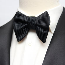 Load image into Gallery viewer, Butterfly Self-tied Black Silk Bow Tie
