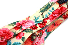 Load image into Gallery viewer, Floral Cotton Men&#39;s Cravat Ascot
