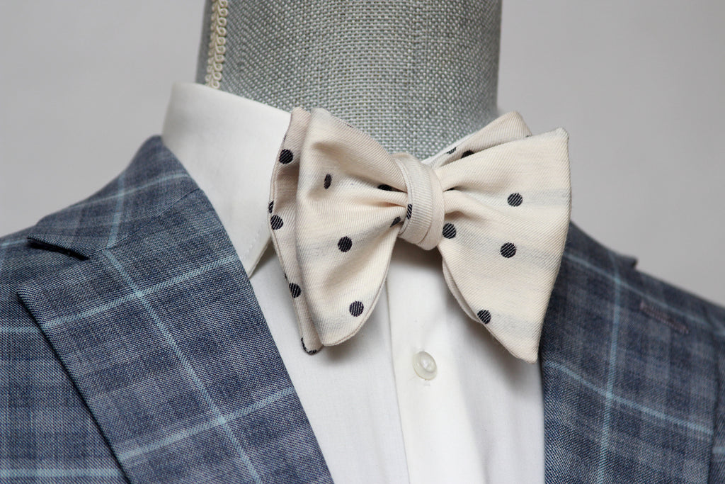 Big Butterfly Off white Polka Dot Silk Bow Tie