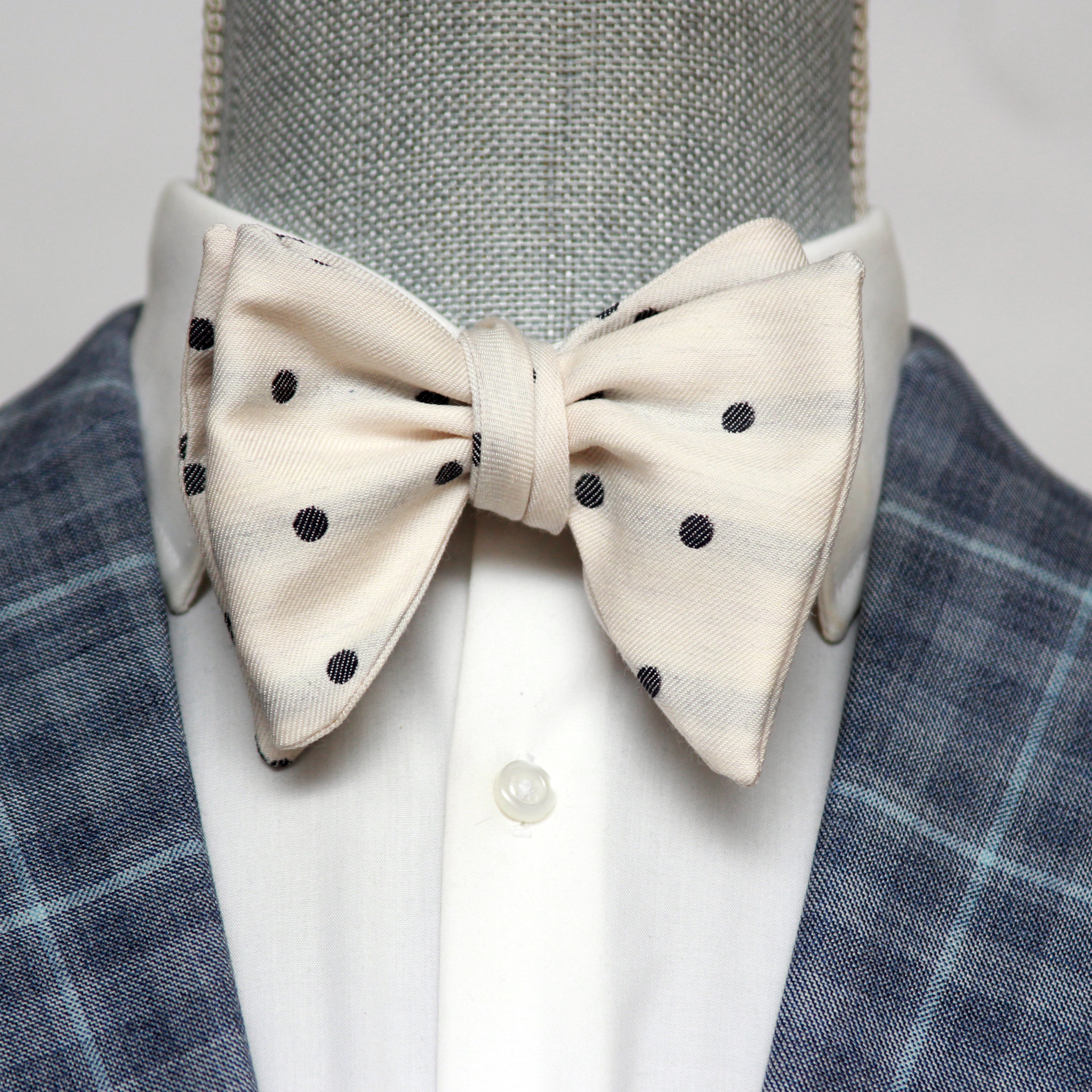 Big Butterfly Off white Polka Dot Silk Bow Tie