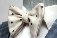 Load image into Gallery viewer, Big Butterfly Off white Polka Dot Silk Bow Tie
