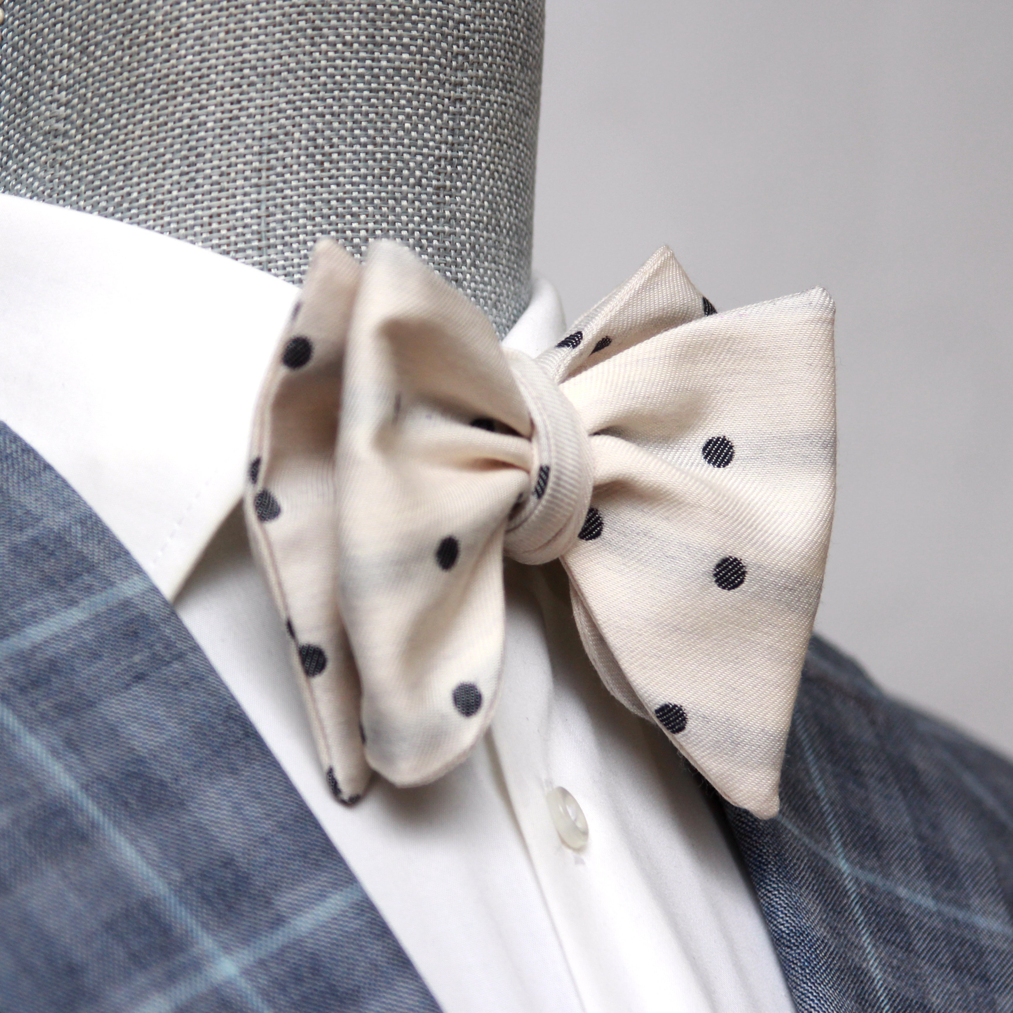 Big Butterfly Off white Polka Dot Silk Bow Tie