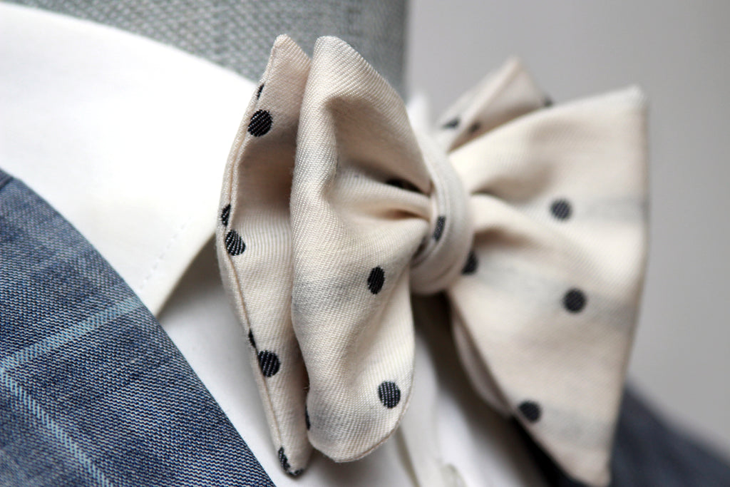 Big Butterfly Off white Polka Dot Silk Bow Tie