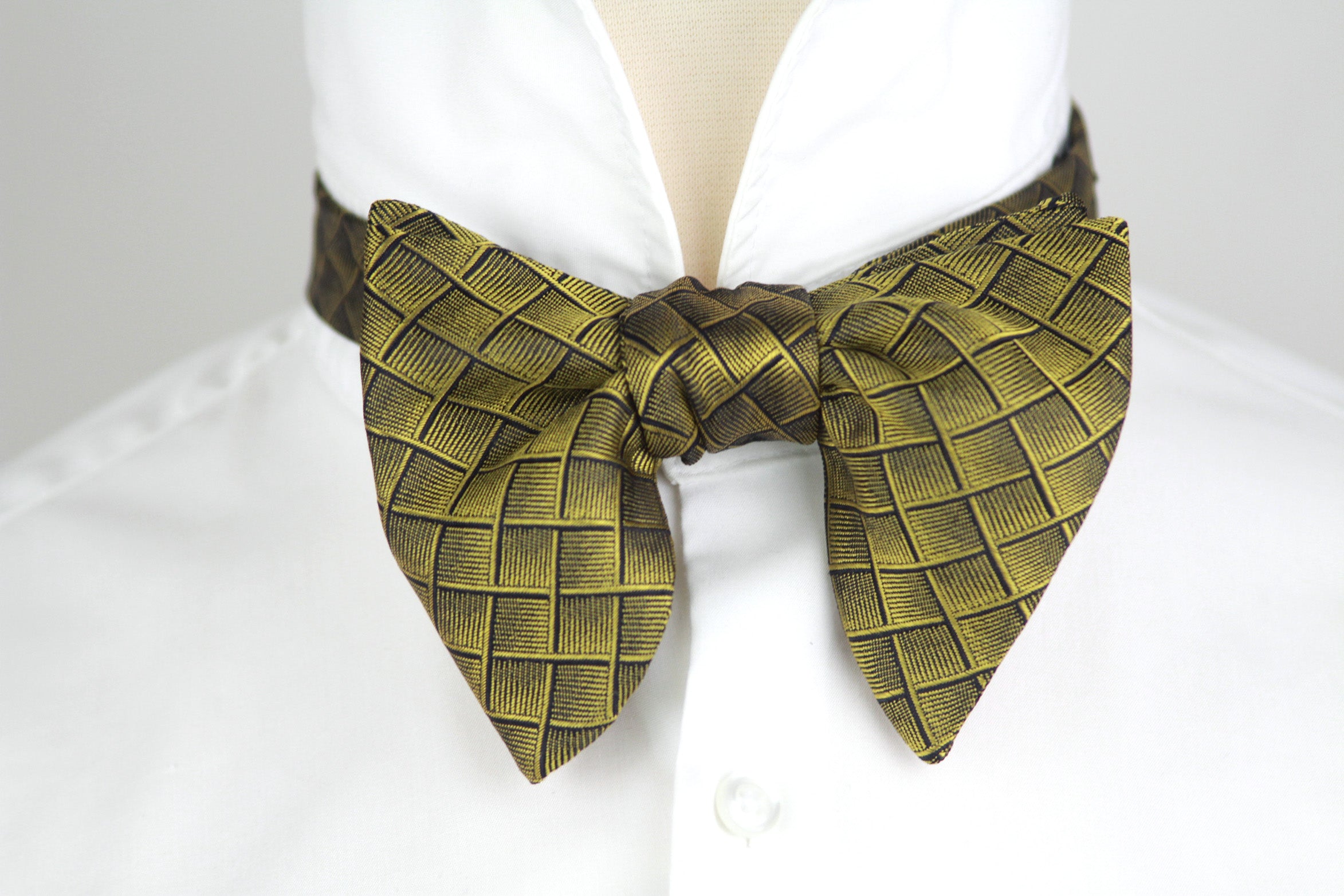 Big Butterfly Gold Bronze Ornament plaid Silk Bow Tie