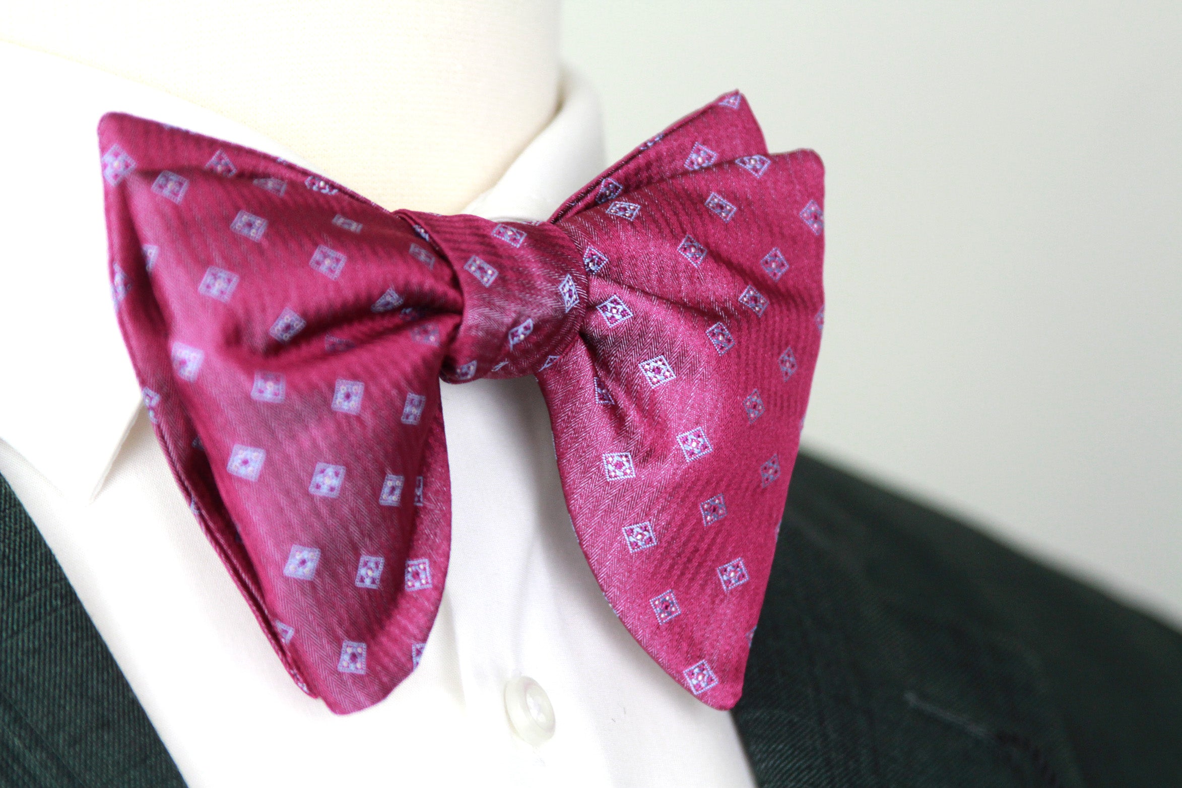 Big Butterfly Purple Ornament plaid Silk Bow Tie