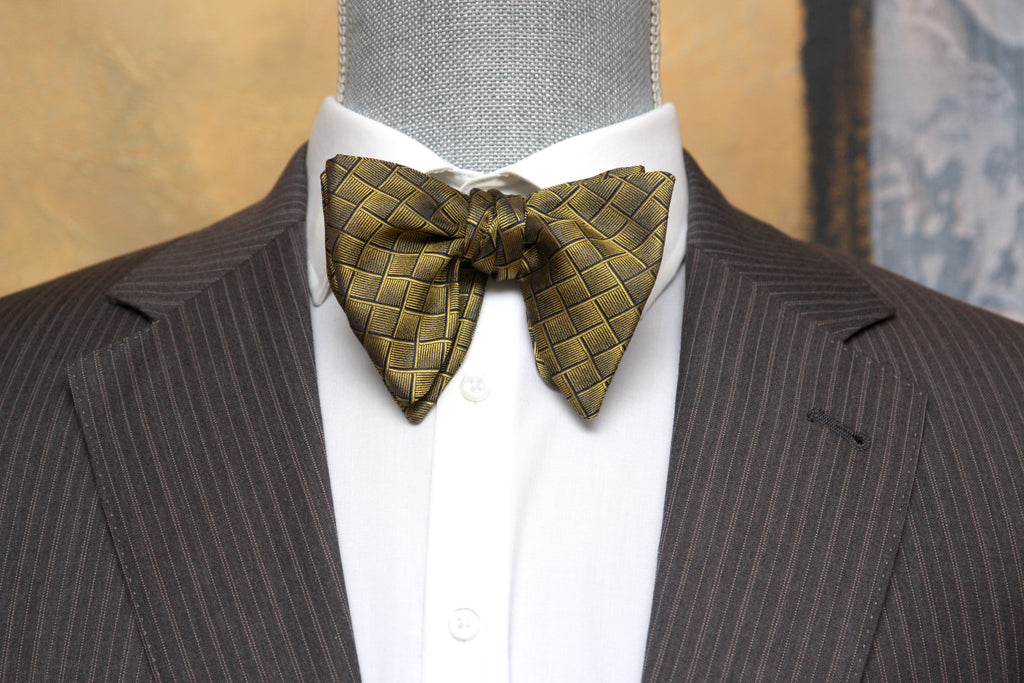 Big Butterfly Gold Silk Bow Tie