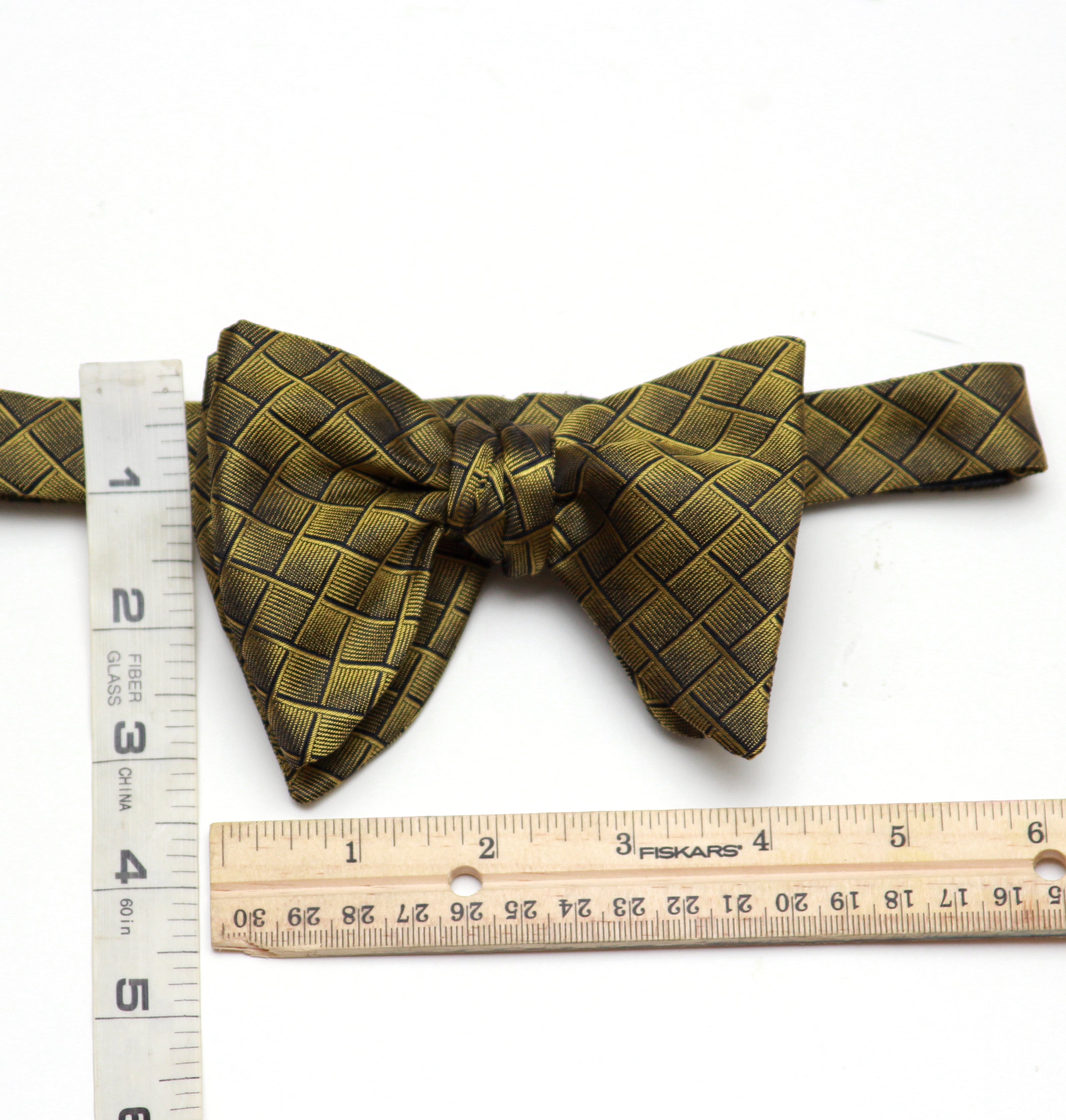 Big Butterfly Gold Silk Bow Tie