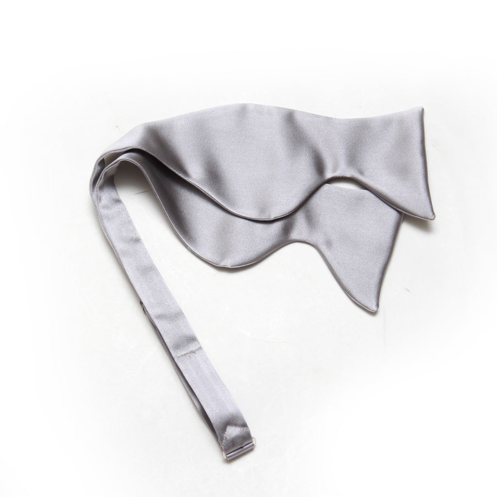 Big Butterfly Silver Silk Bow Tie
