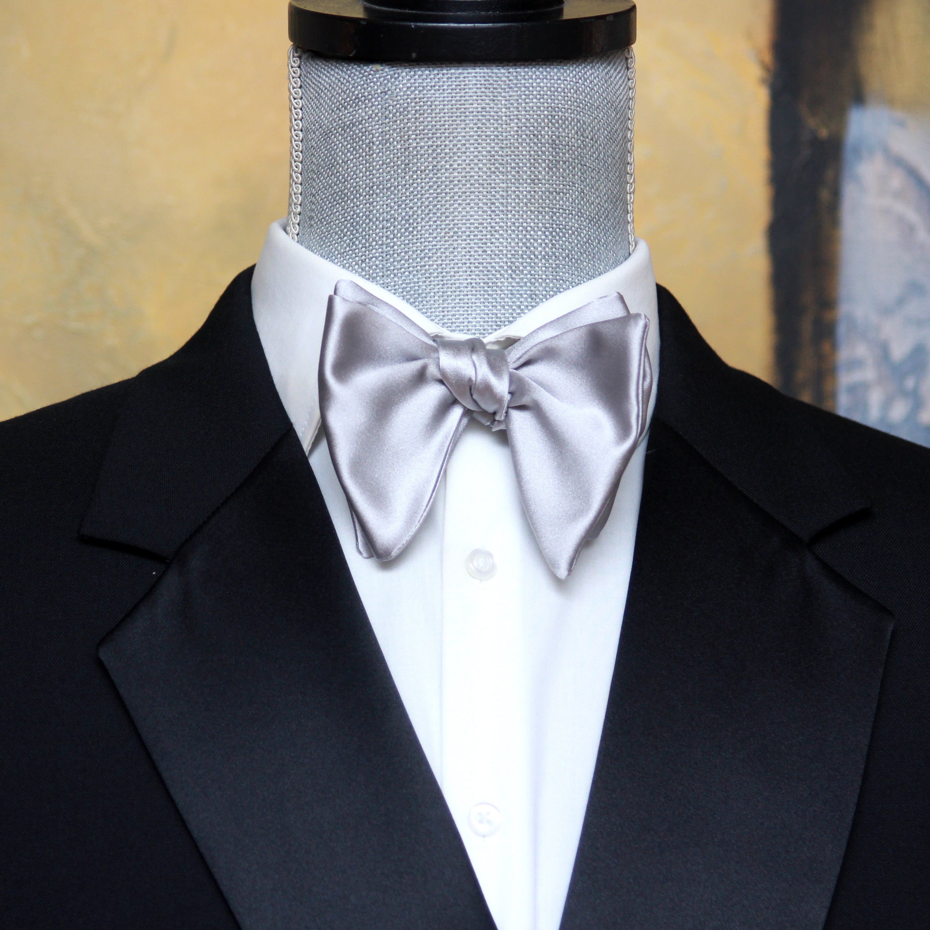 Big Butterfly Silver Silk Bow Tie