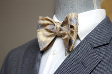 Load image into Gallery viewer, Floral Tan Striped Big Butterfly Bow Tie
